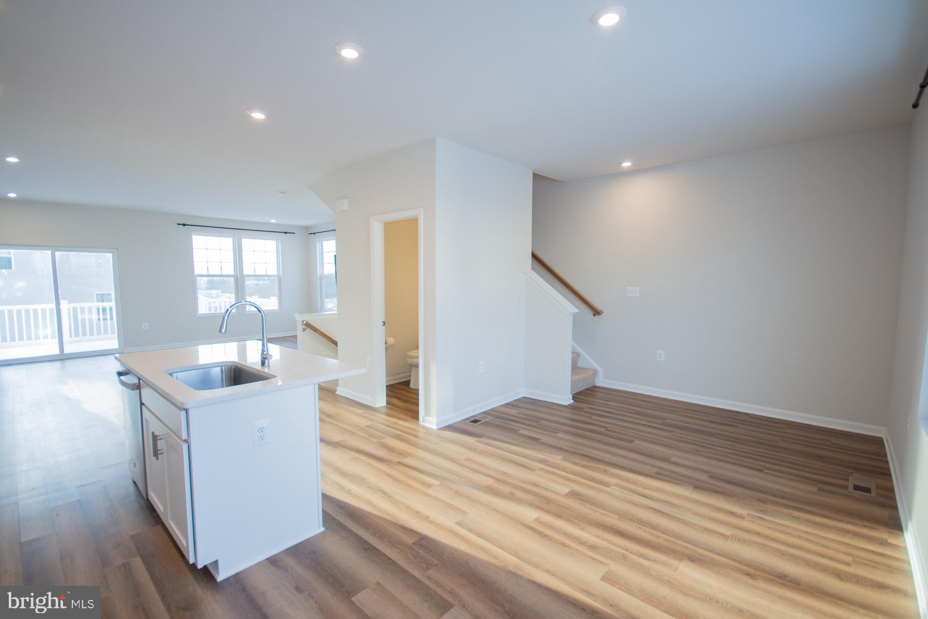 PRESIDENTS POINTE - Residential Lease