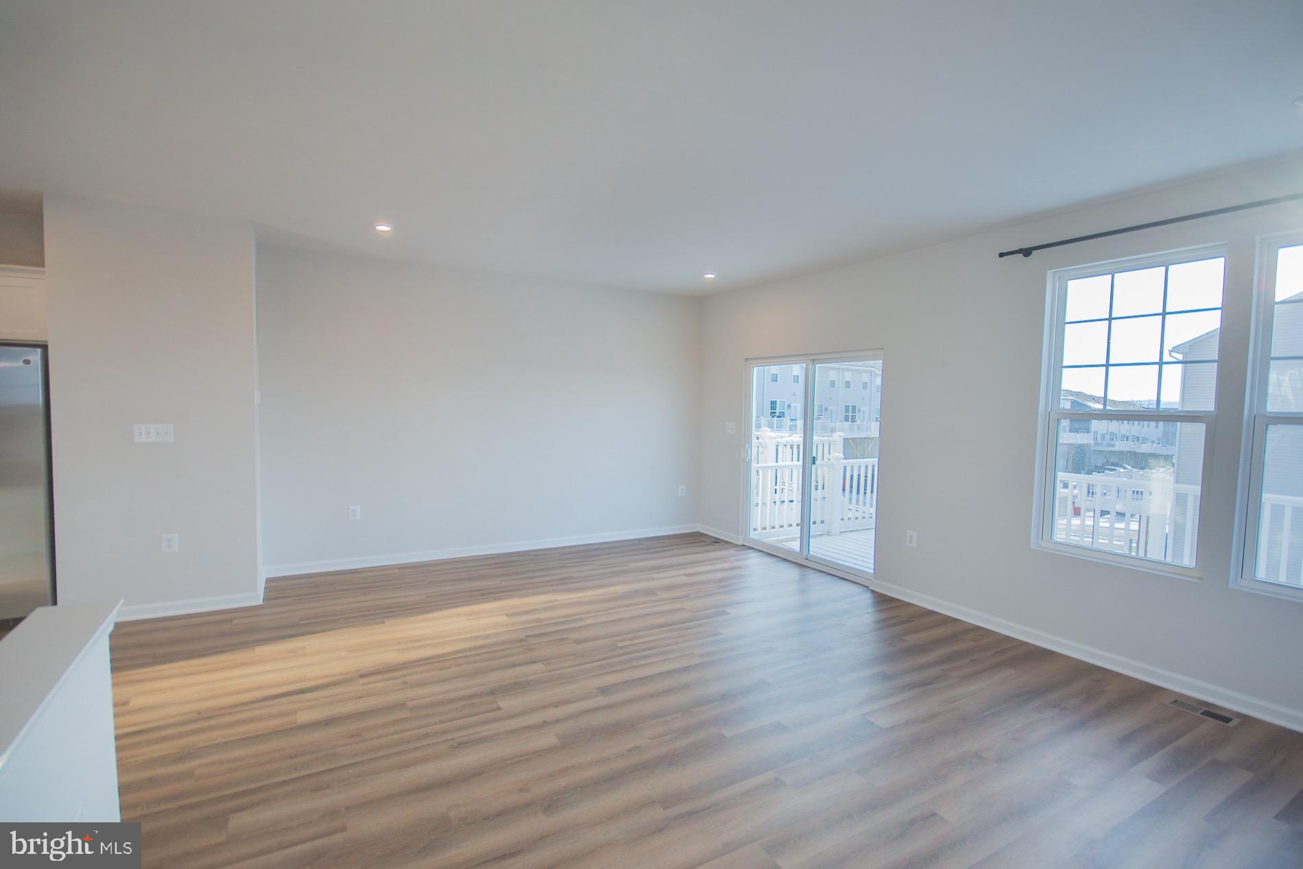 PRESIDENTS POINTE - Residential Lease