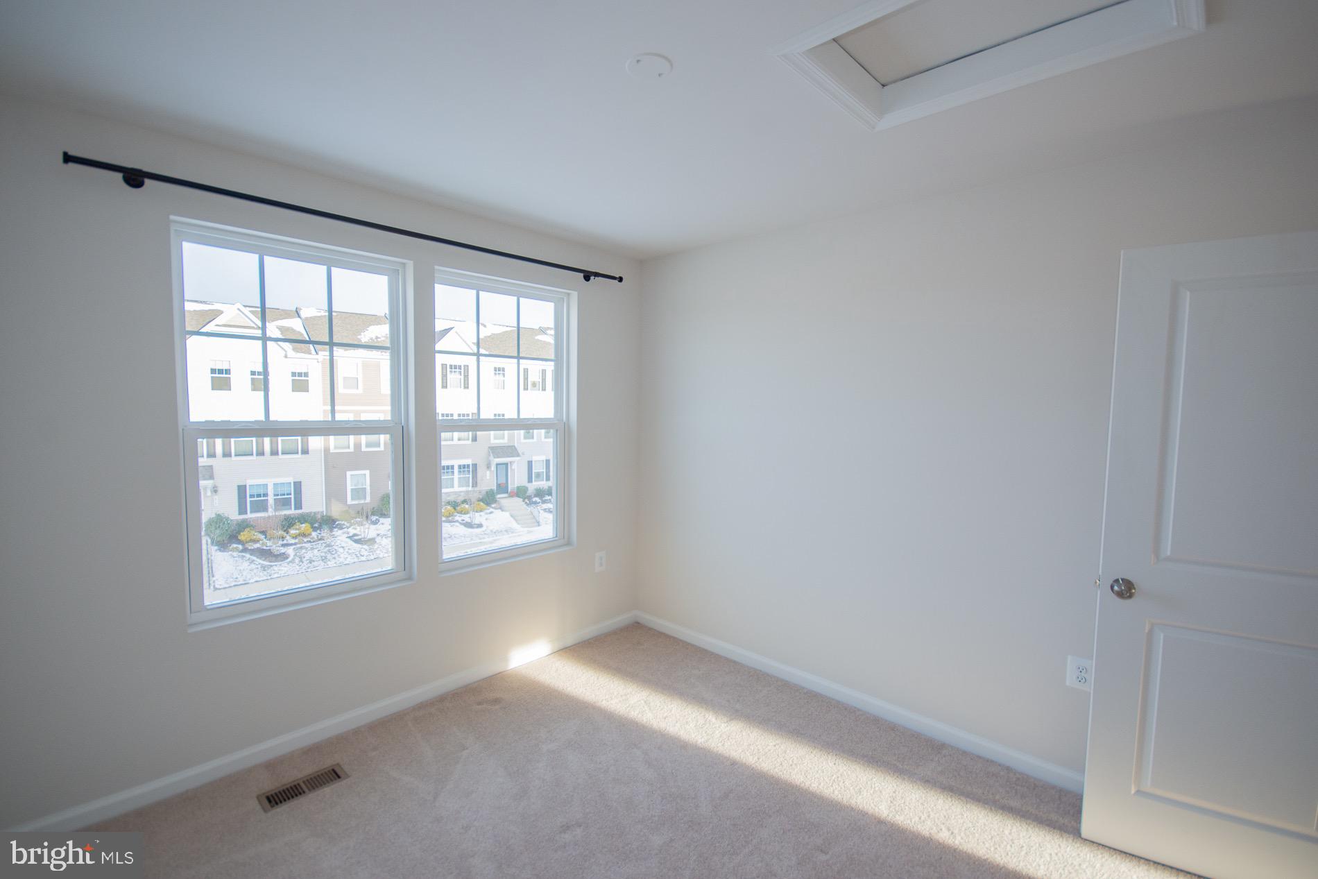 PRESIDENTS POINTE - Residential Lease