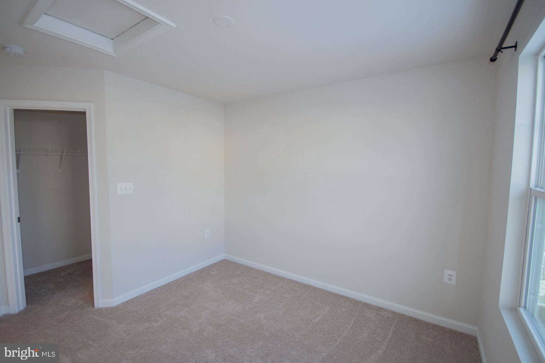 PRESIDENTS POINTE - Residential Lease