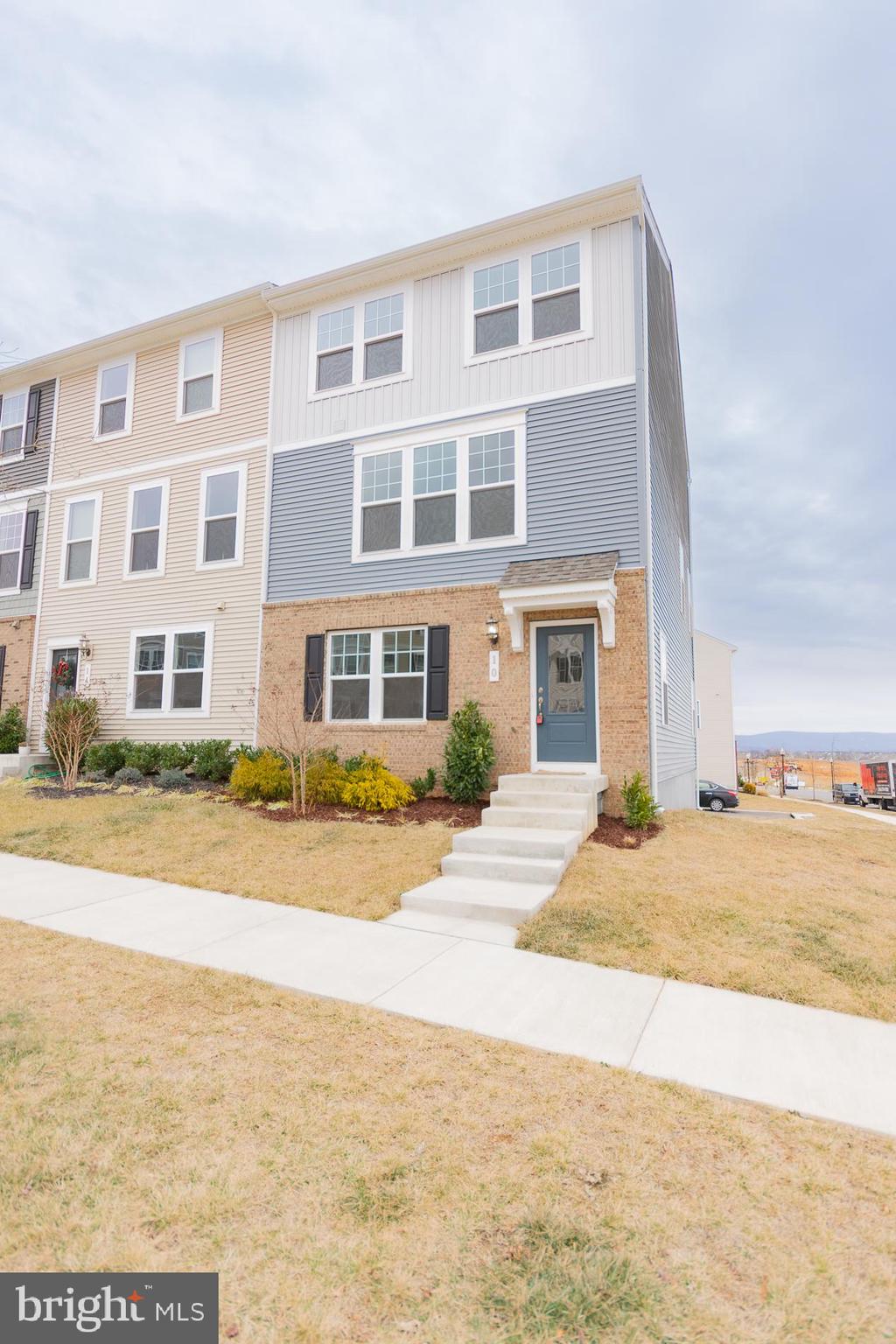 PRESIDENTS POINTE - Residential Lease