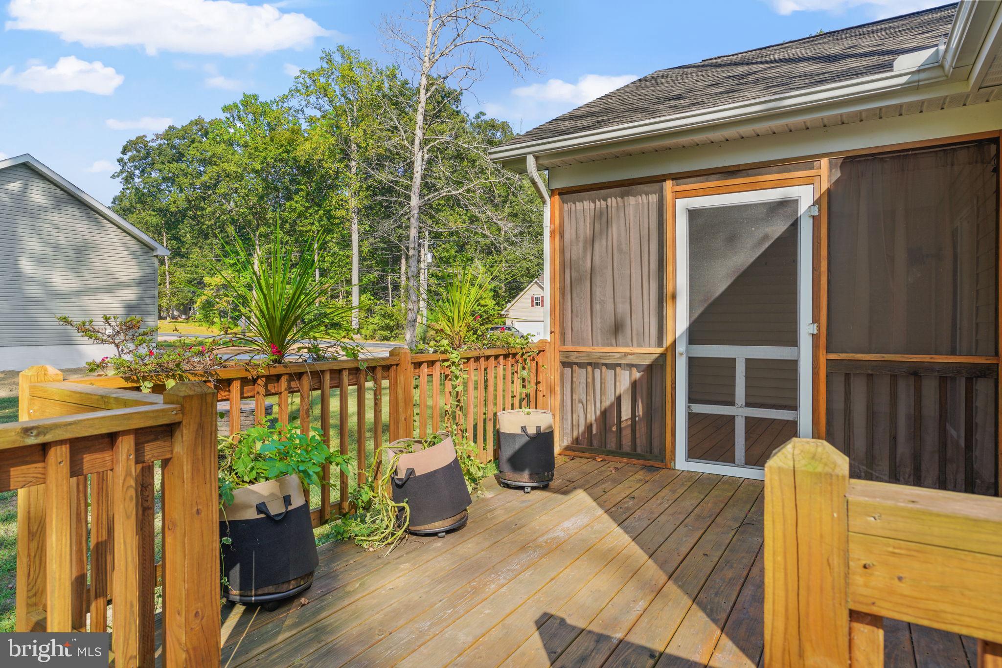 CAPTAIN'S COVE - Residential