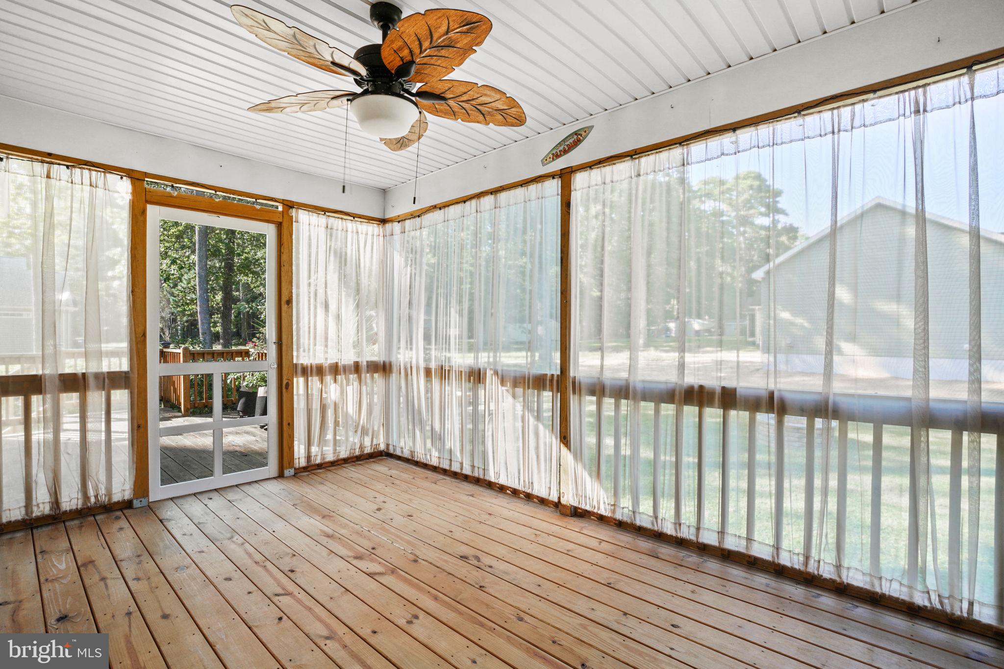 CAPTAIN'S COVE - Residential