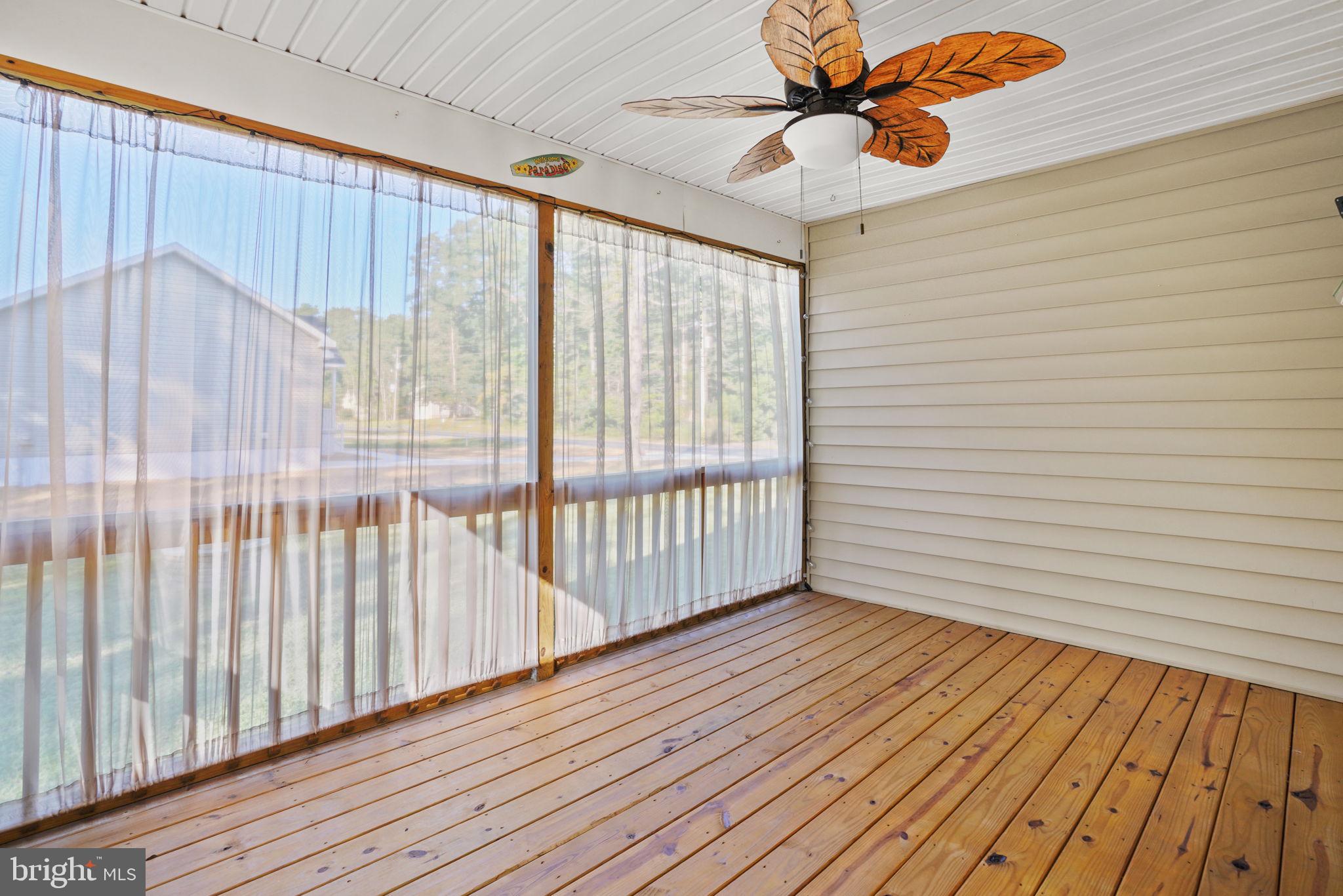 CAPTAIN'S COVE - Residential