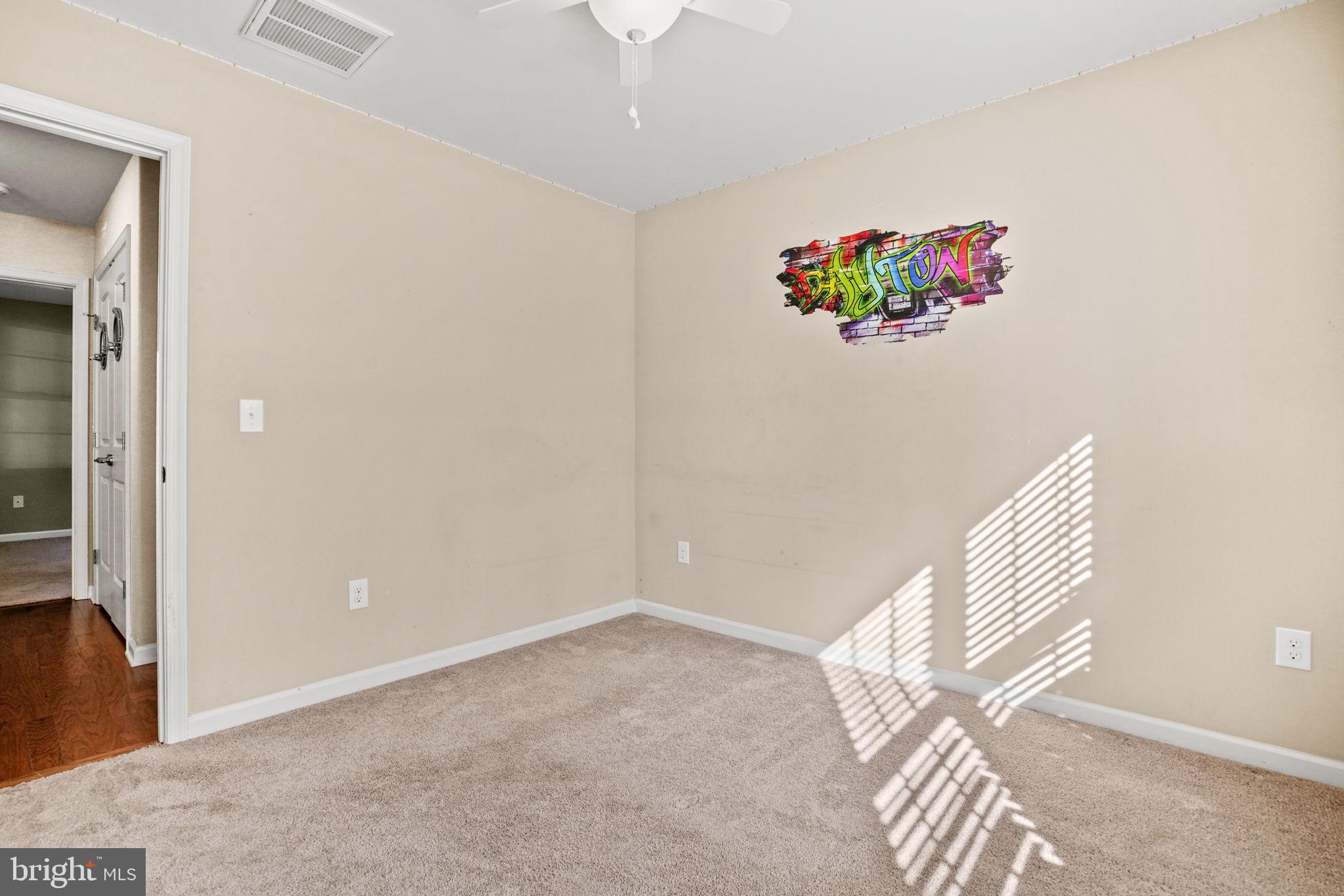 CAPTAIN'S COVE - Residential