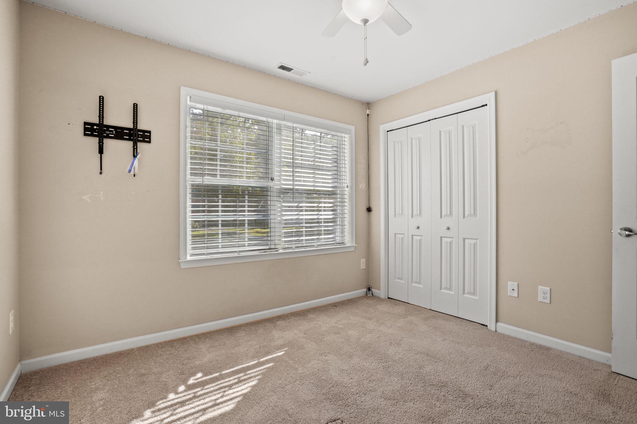 CAPTAIN'S COVE - Residential