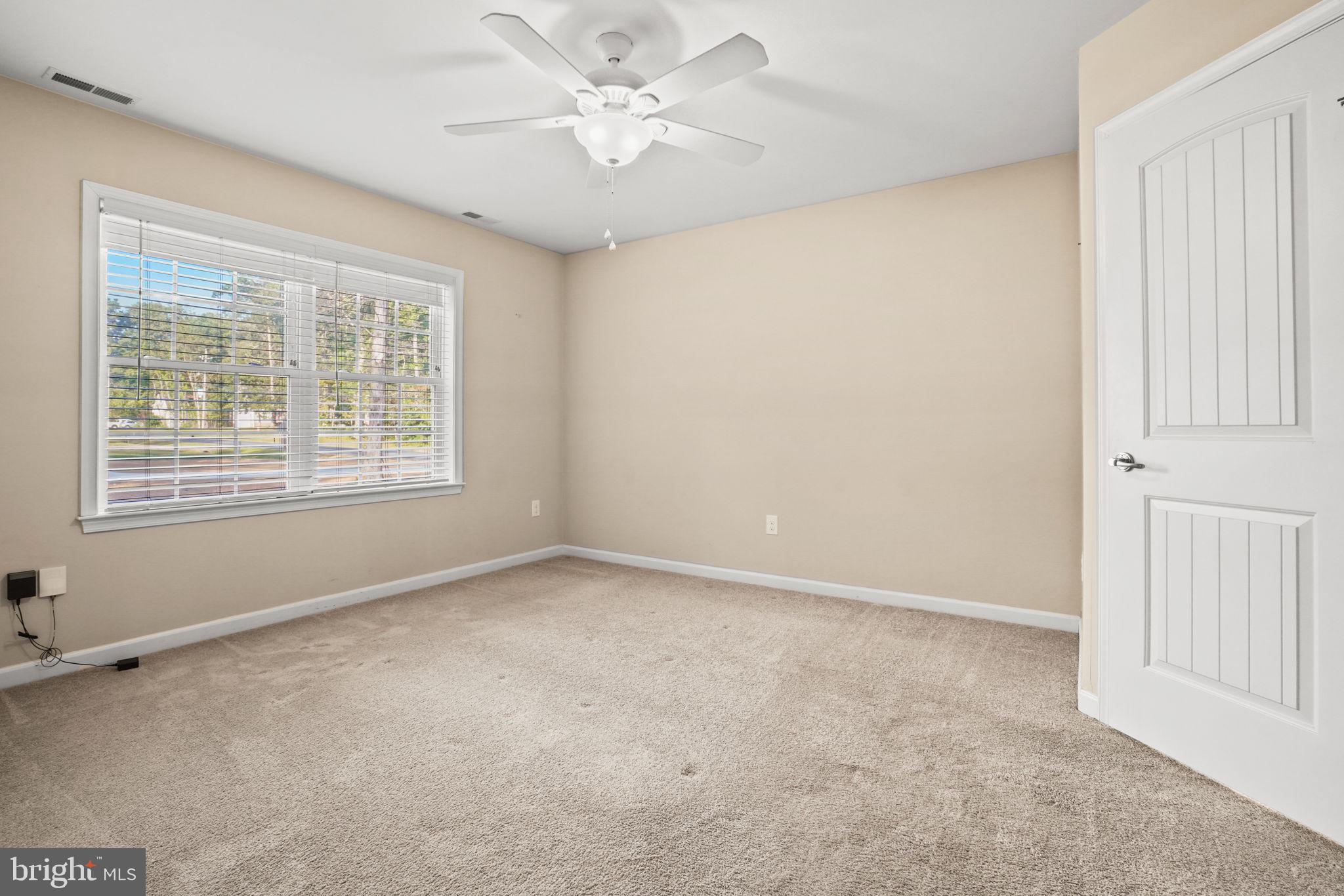 CAPTAIN'S COVE - Residential