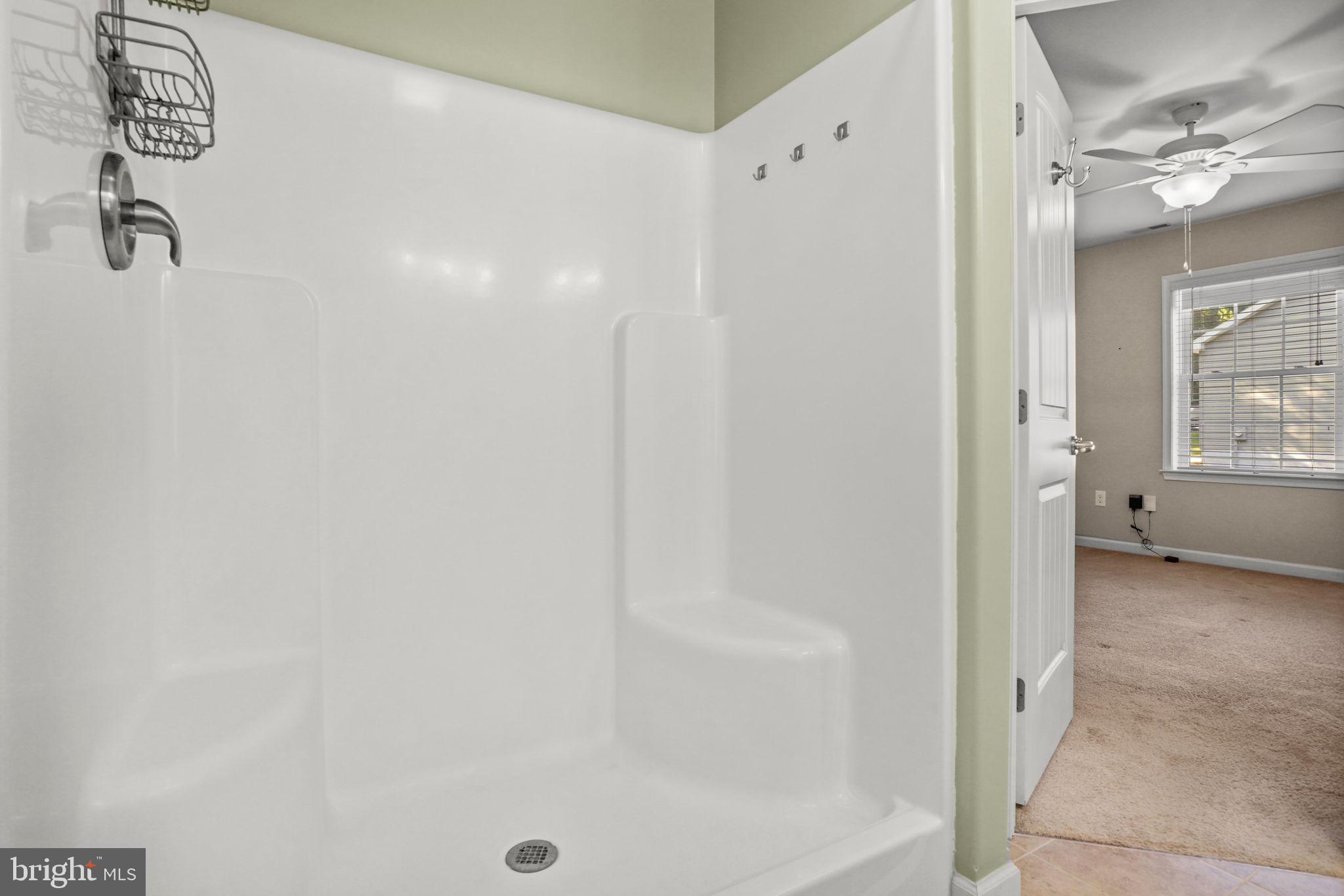 CAPTAIN'S COVE - Residential