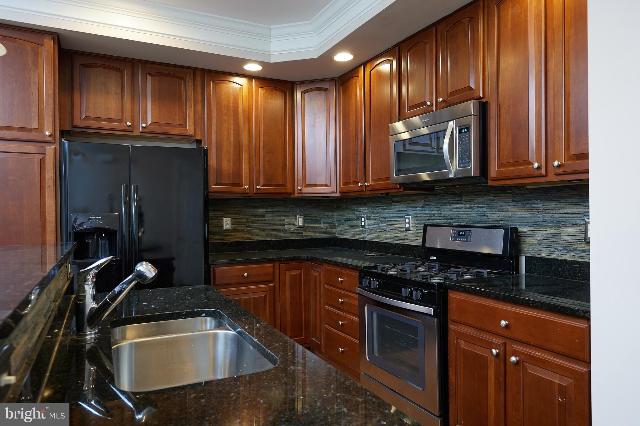 HIDDEN CREEK - Residential