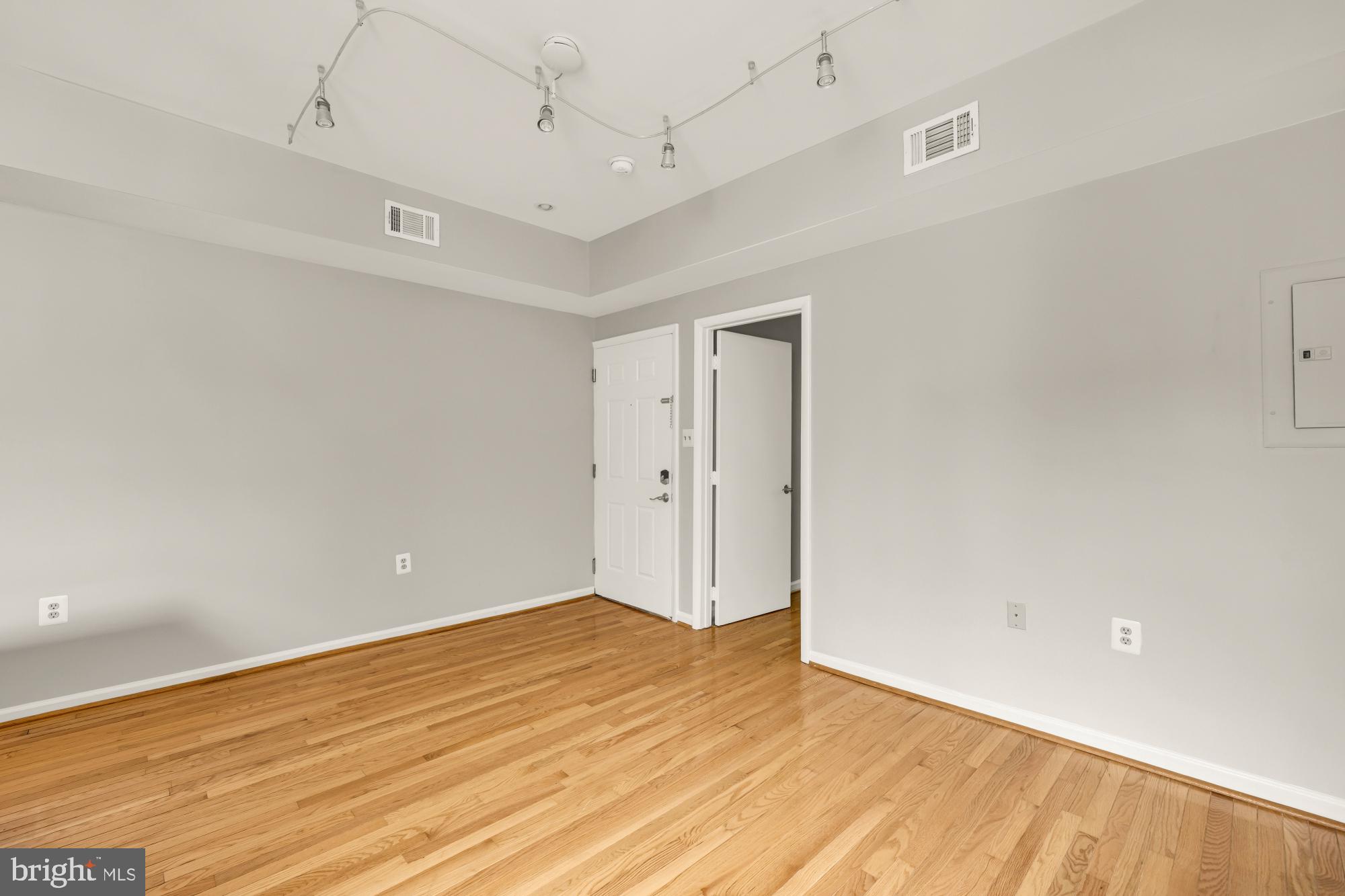LOGAN/SHAW - Residential Income