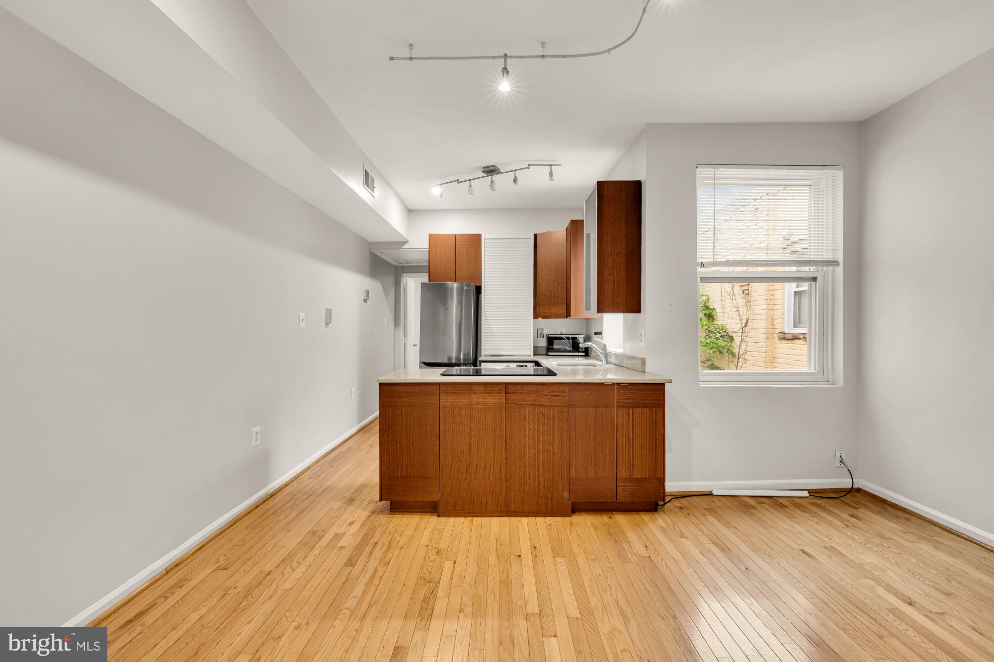 LOGAN/SHAW - Residential Income