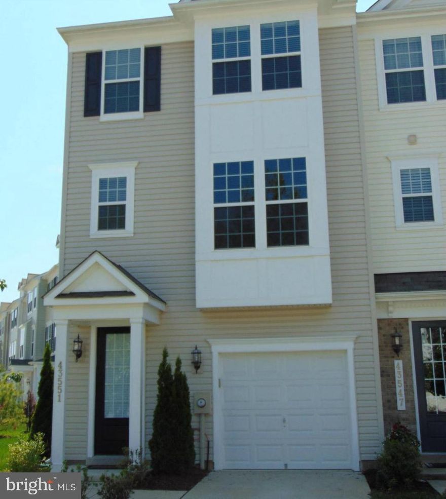 POOL Access Included! This 3 story end unit in Wildewood has been nicely taken care of. Carpets will be cleaned and hallway paint will be touched up when current tenant moves out. Entry level features a bedroom and private bath with a walkout exit. Upper 1 features a nicely upgraded kitchen, living room and dining combination. Upper 2 has 3 bedrooms and 2 full baths with a laundry closet. Come visit today!

No Cats - Pets case-by-case. 650+ Credit required.