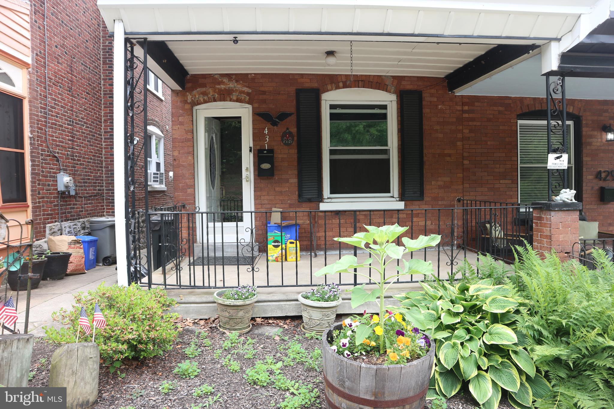 ROXBOROUGH - Residential