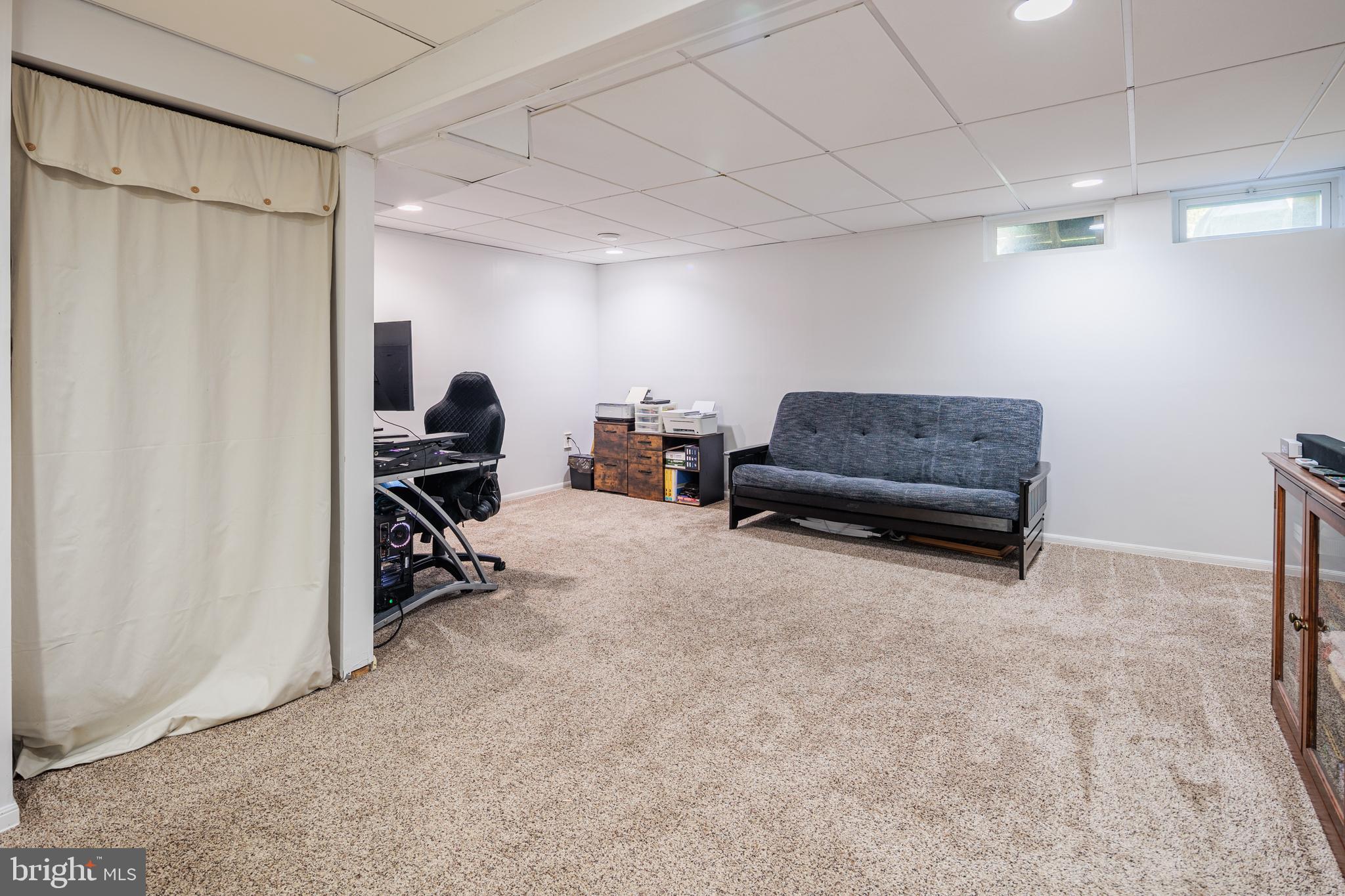 VILLAGE OF THOMAS RUN - Residential