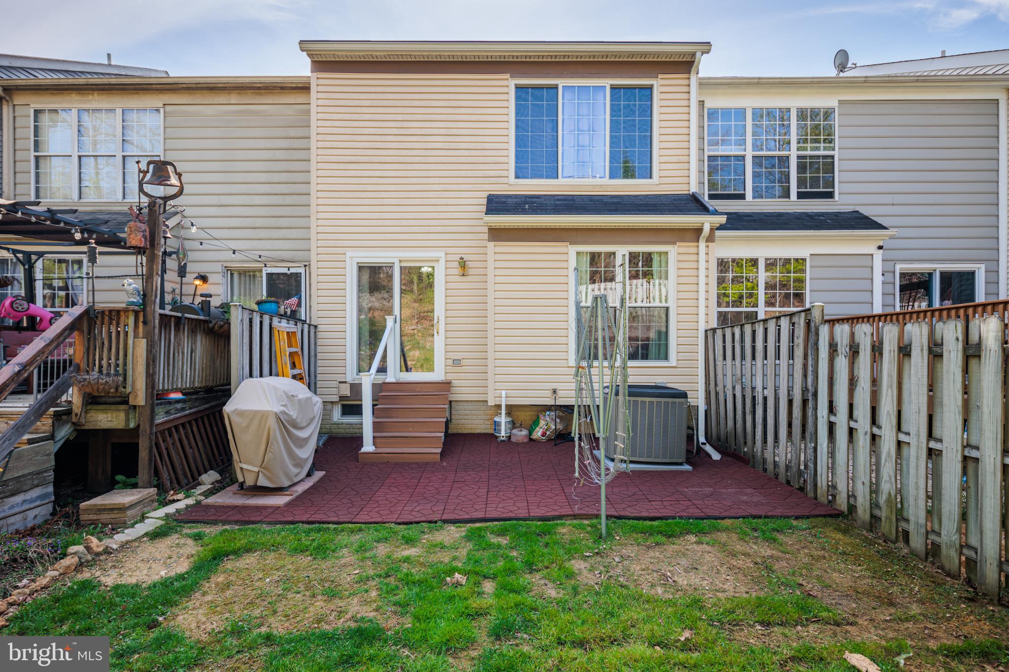 VILLAGE OF THOMAS RUN - Residential