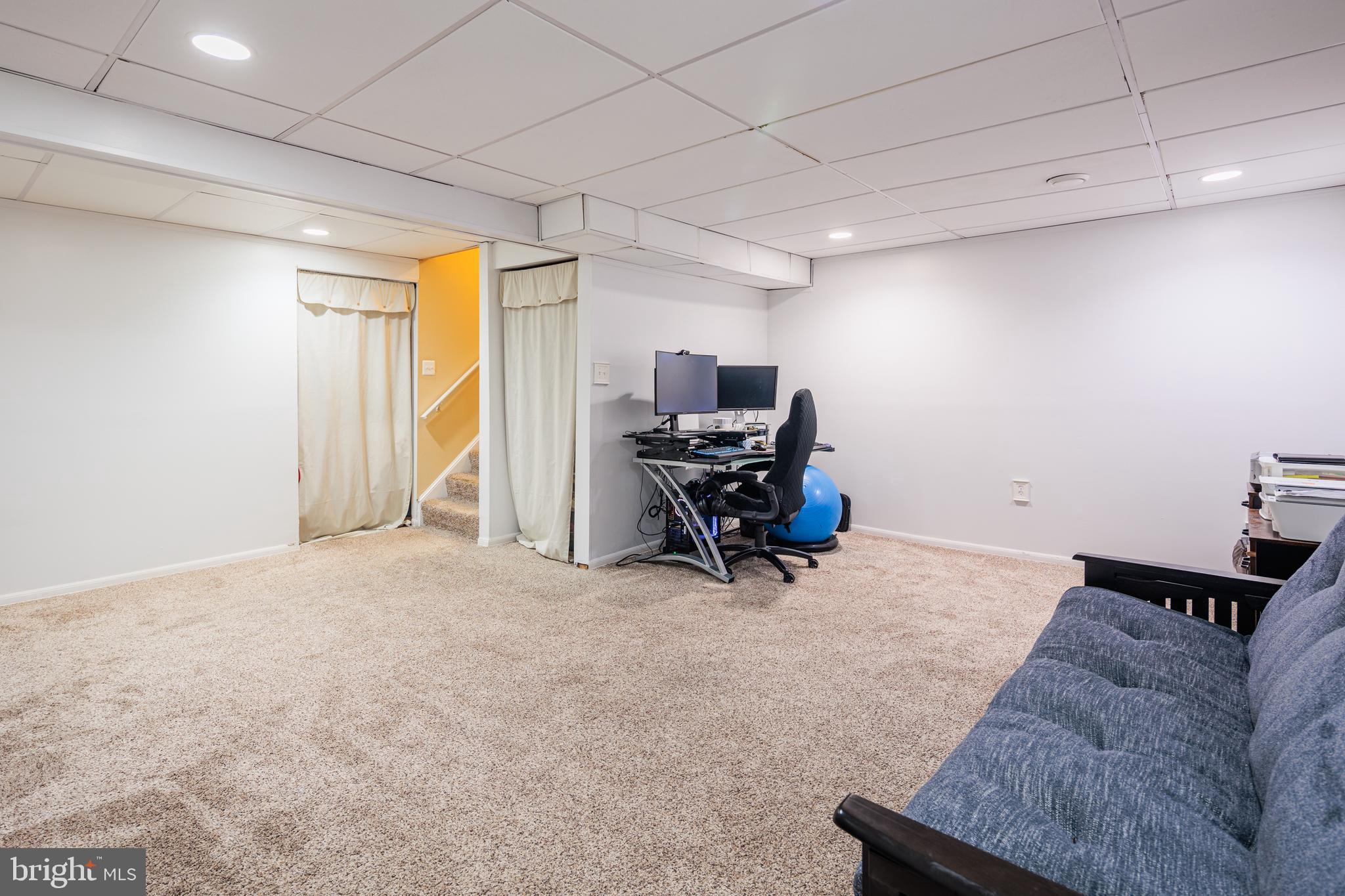 VILLAGE OF THOMAS RUN - Residential