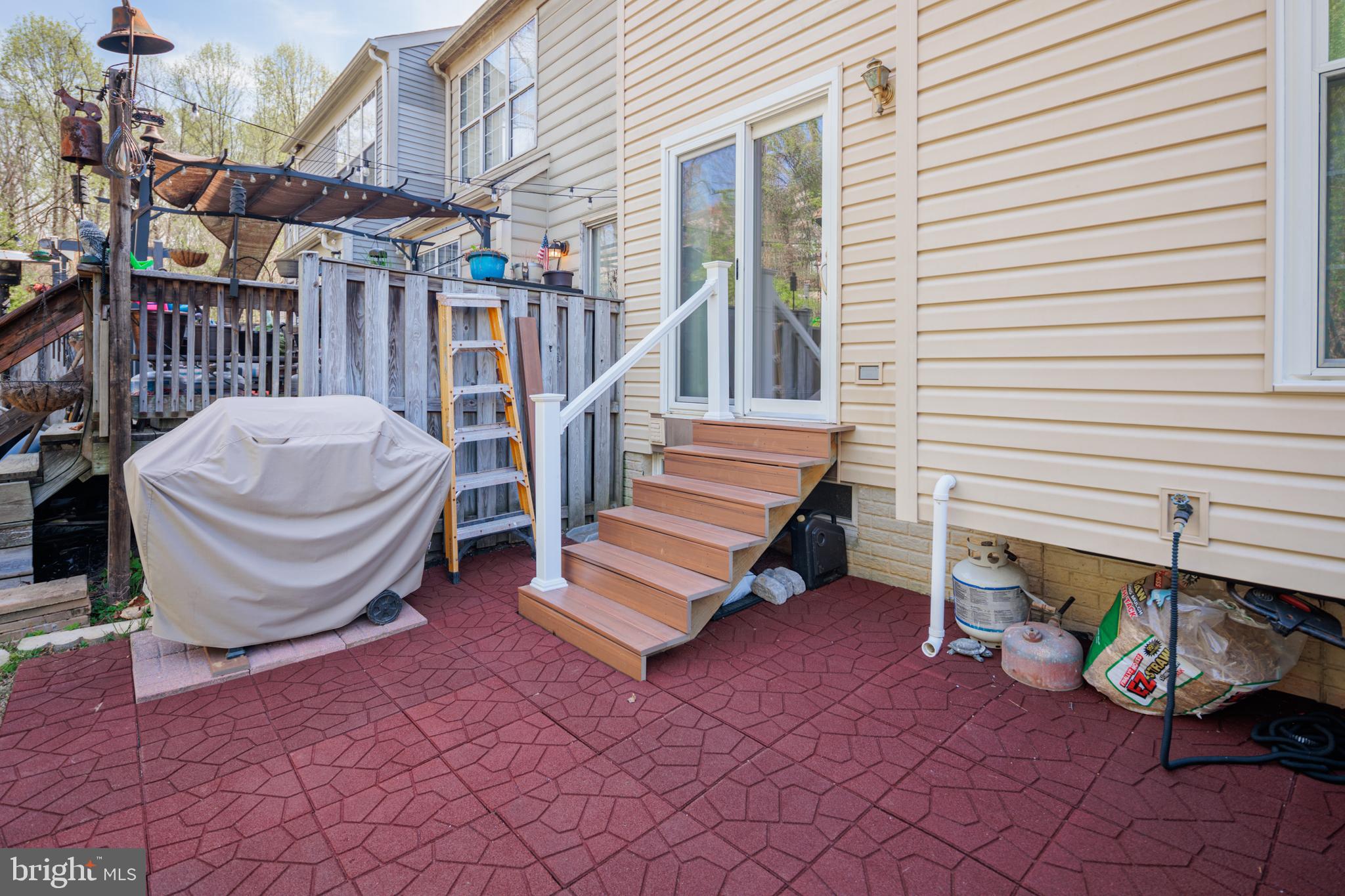 VILLAGE OF THOMAS RUN - Residential