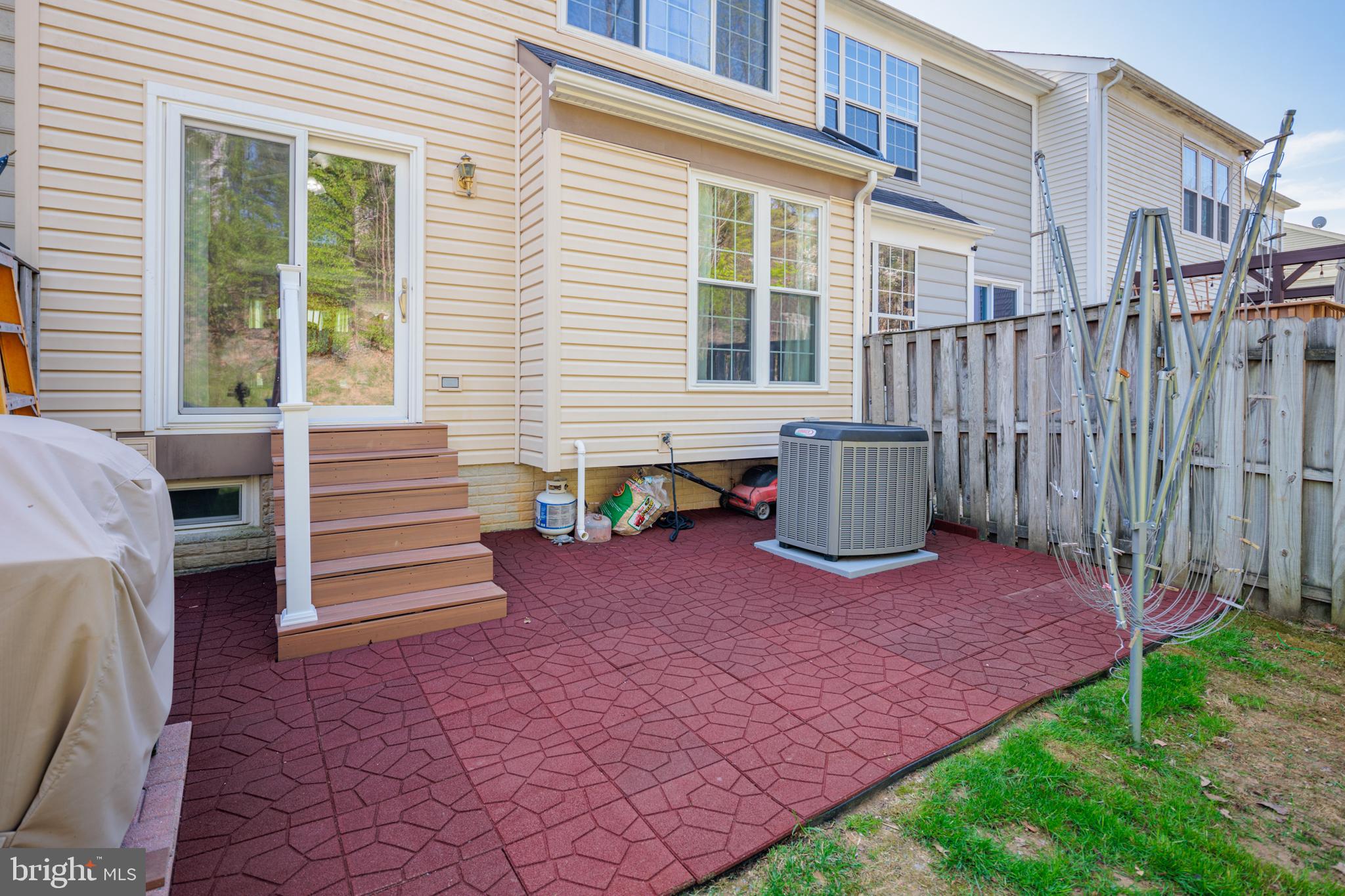 VILLAGE OF THOMAS RUN - Residential