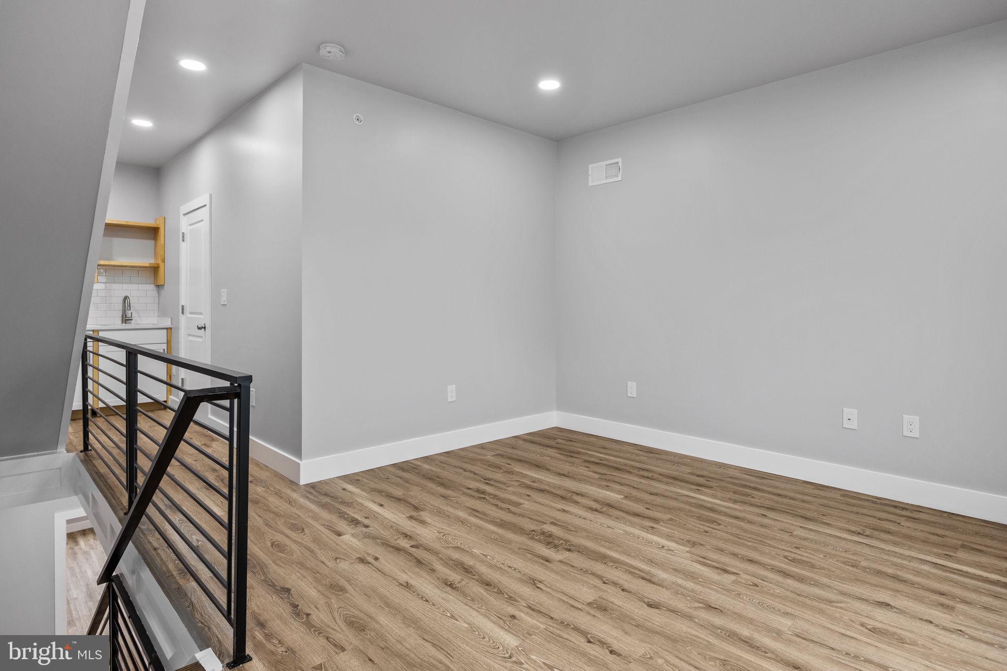 GERMANTOWN (EAST) - Residential