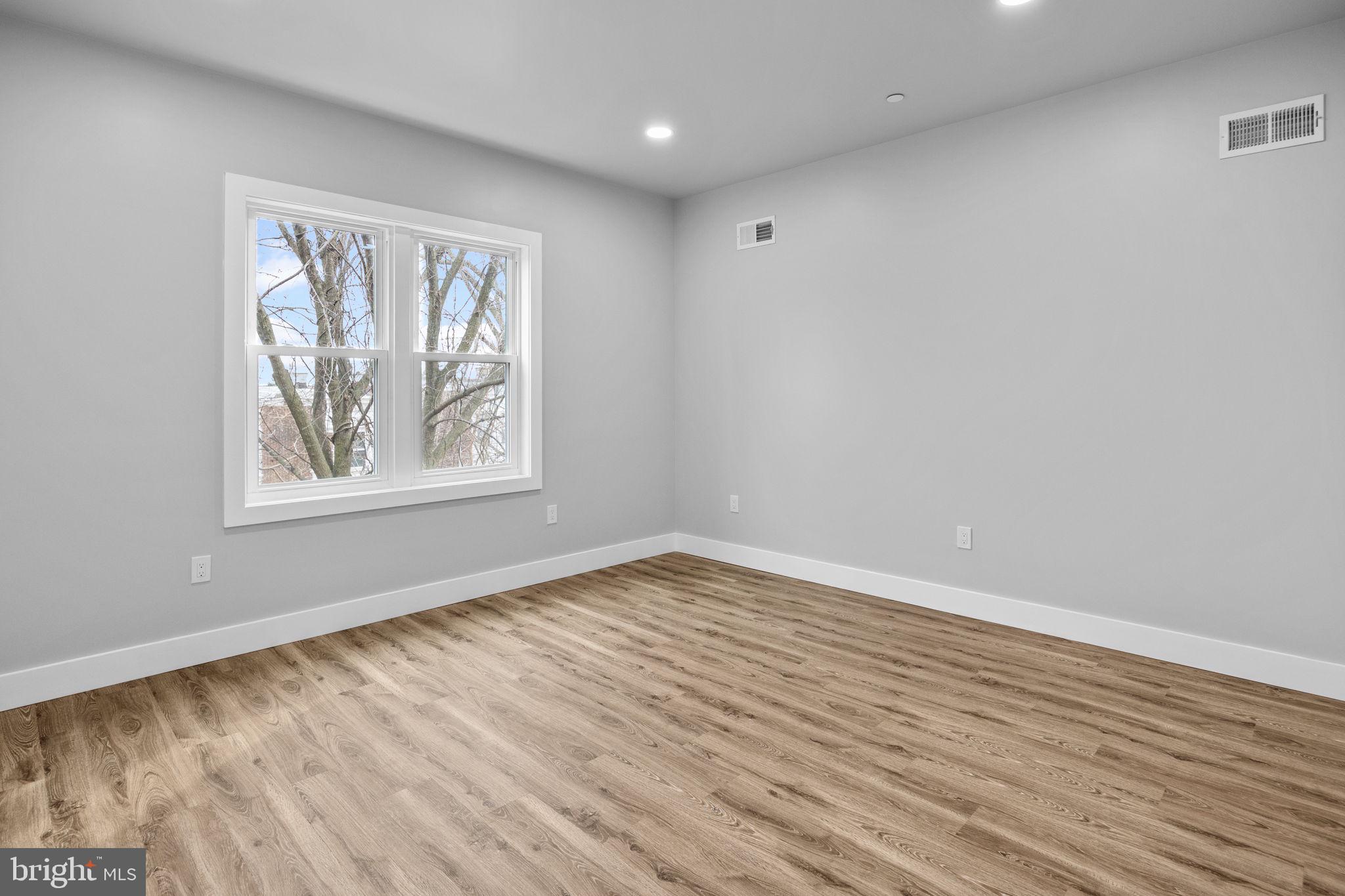 GERMANTOWN (EAST) - Residential