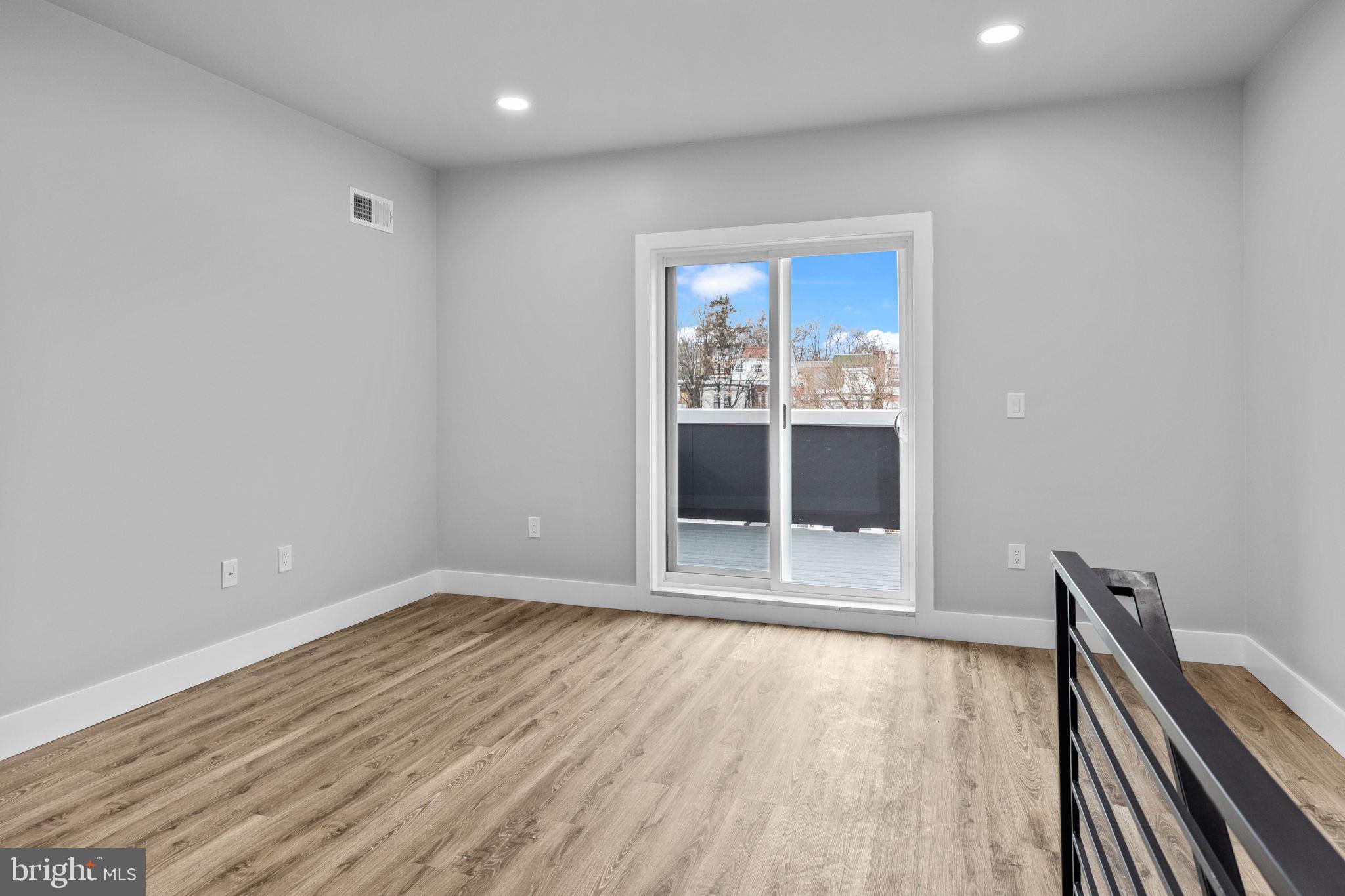 GERMANTOWN (EAST) - Residential
