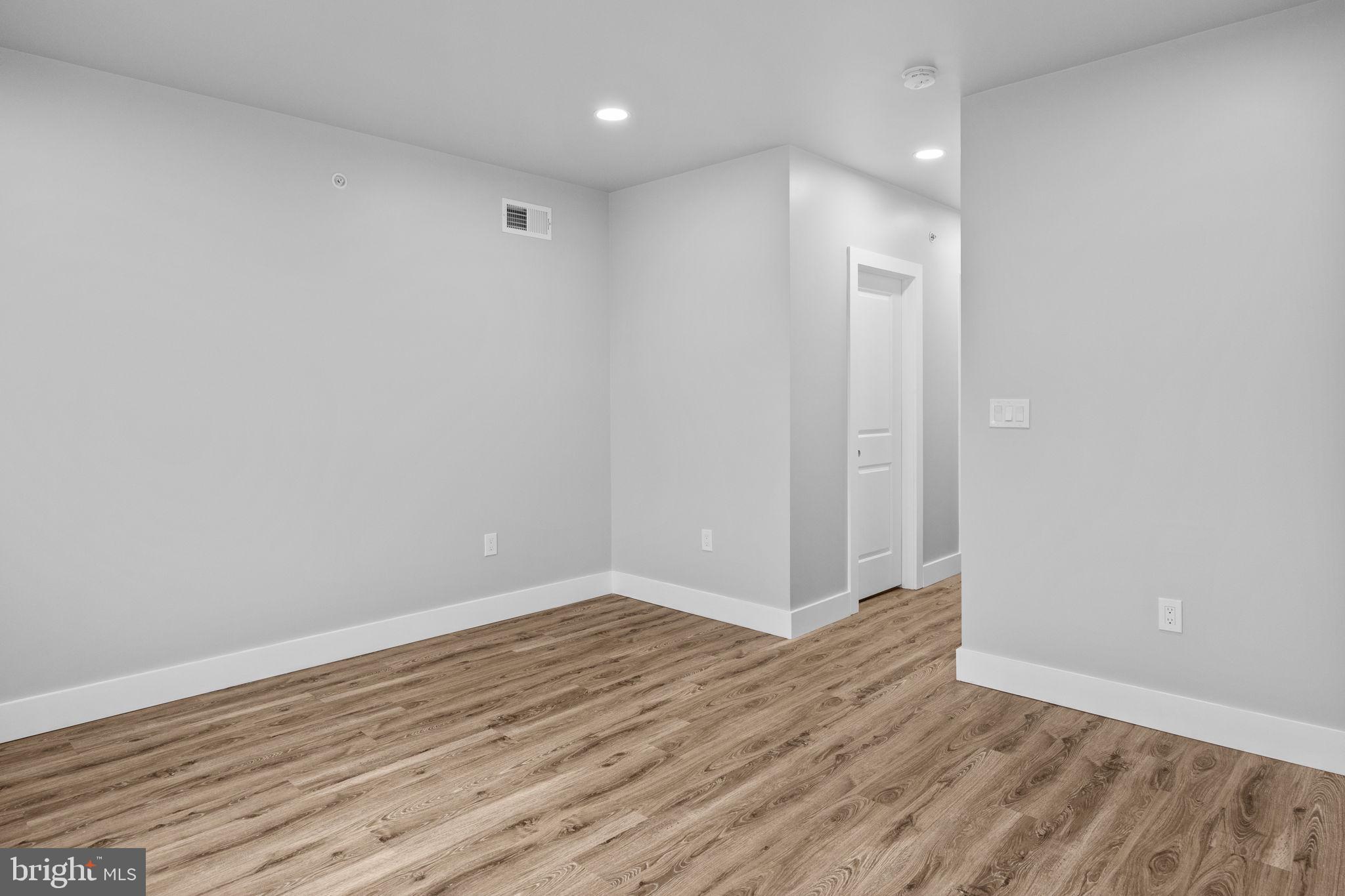 GERMANTOWN (EAST) - Residential