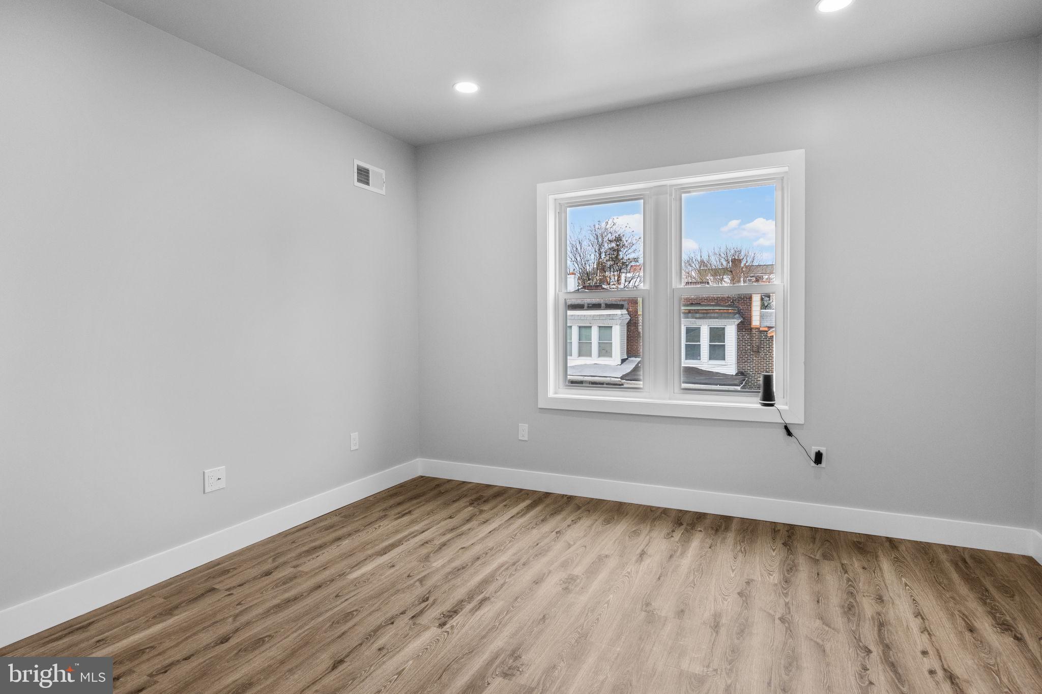 GERMANTOWN (EAST) - Residential