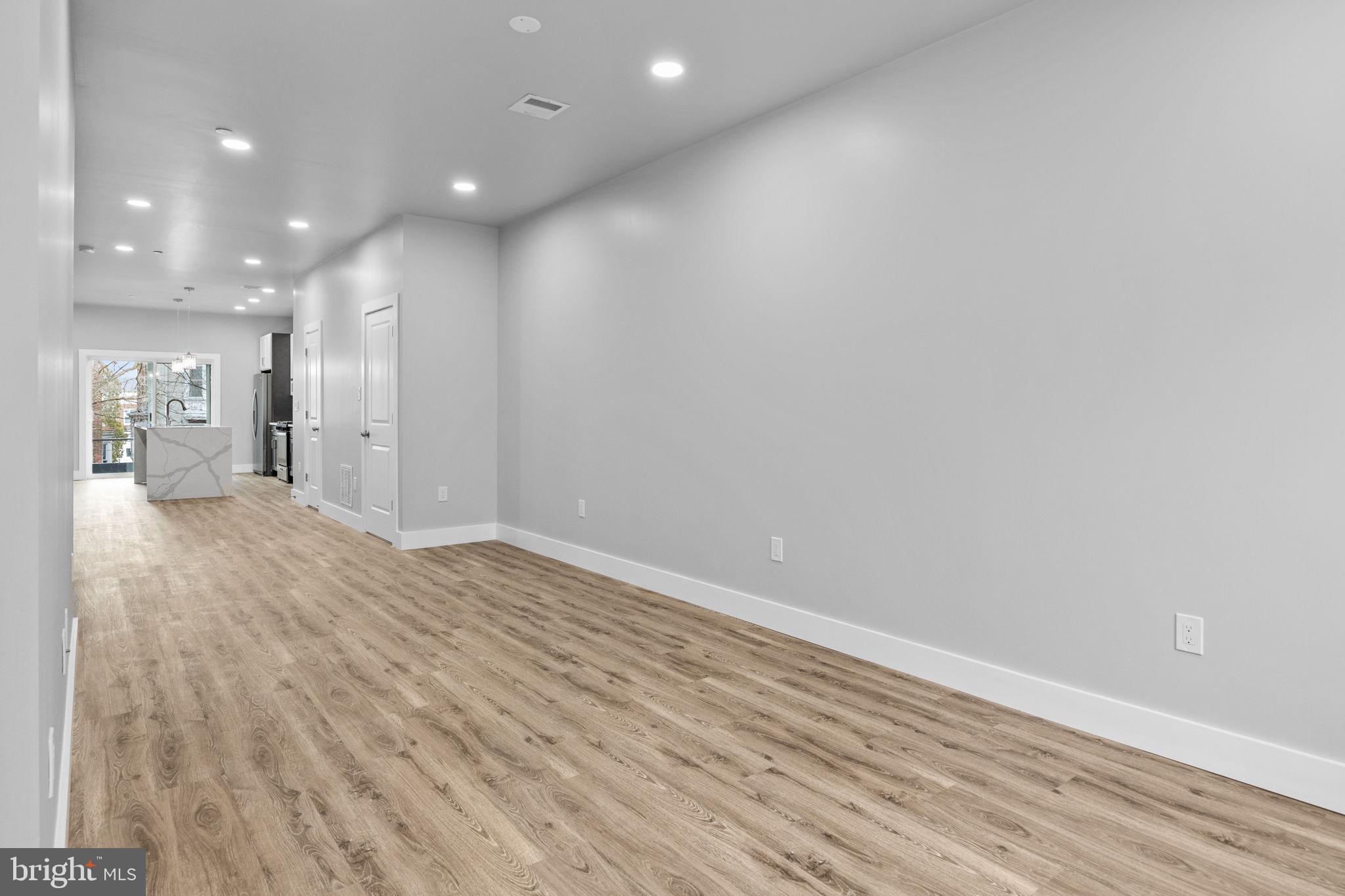 GERMANTOWN (EAST) - Residential