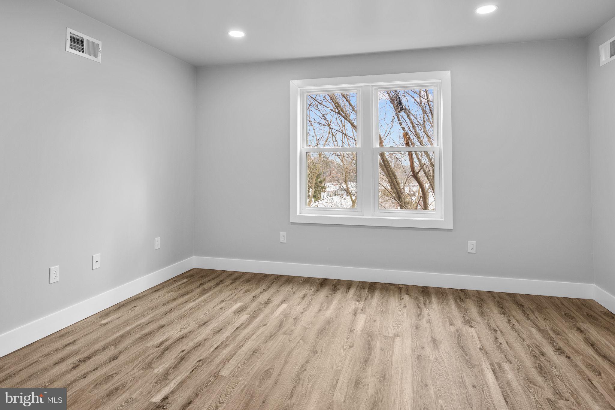 GERMANTOWN (EAST) - Residential