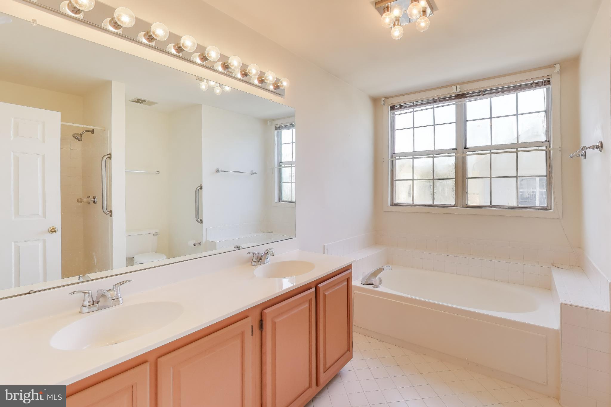 MEADOWGATE - Residential