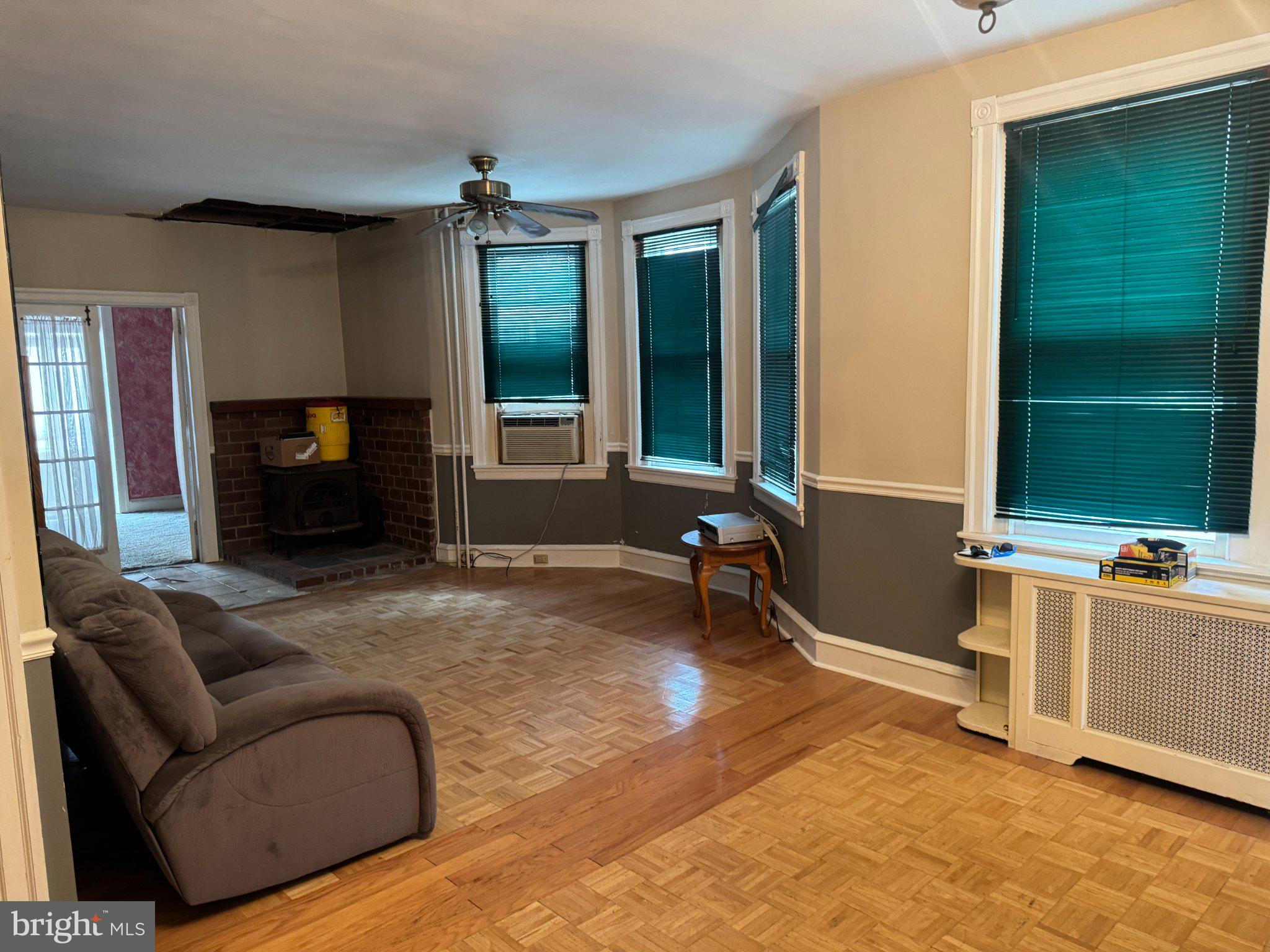 CHELTENHAM VIL - Residential