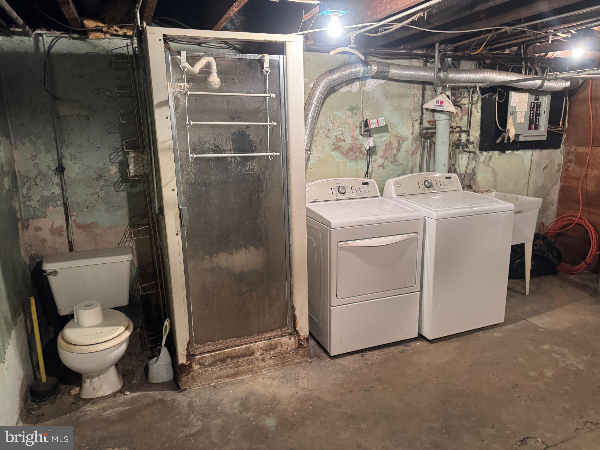 CHELTENHAM VIL - Residential