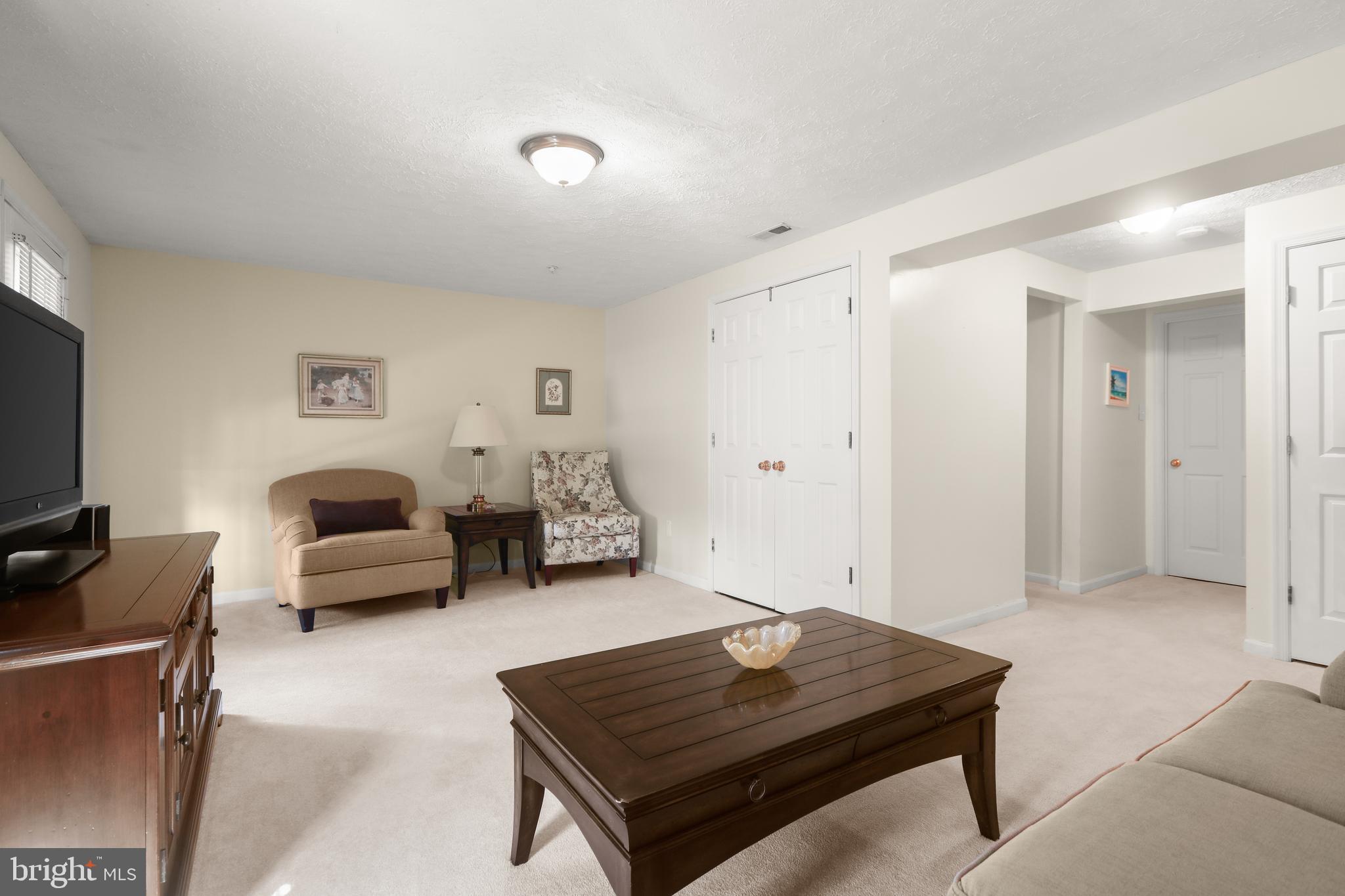 COUNTRY WALK - Residential