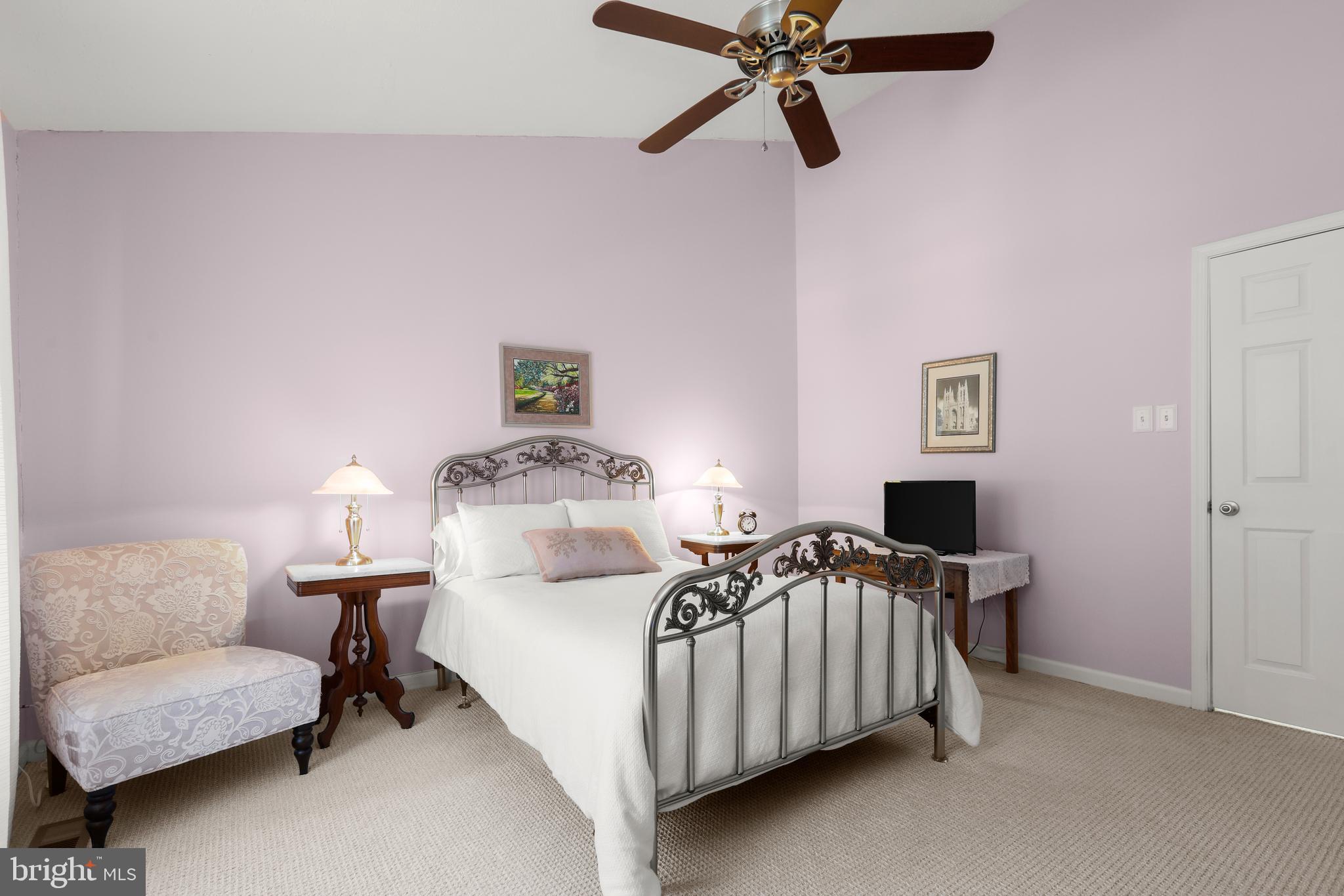 COUNTRY WALK - Residential