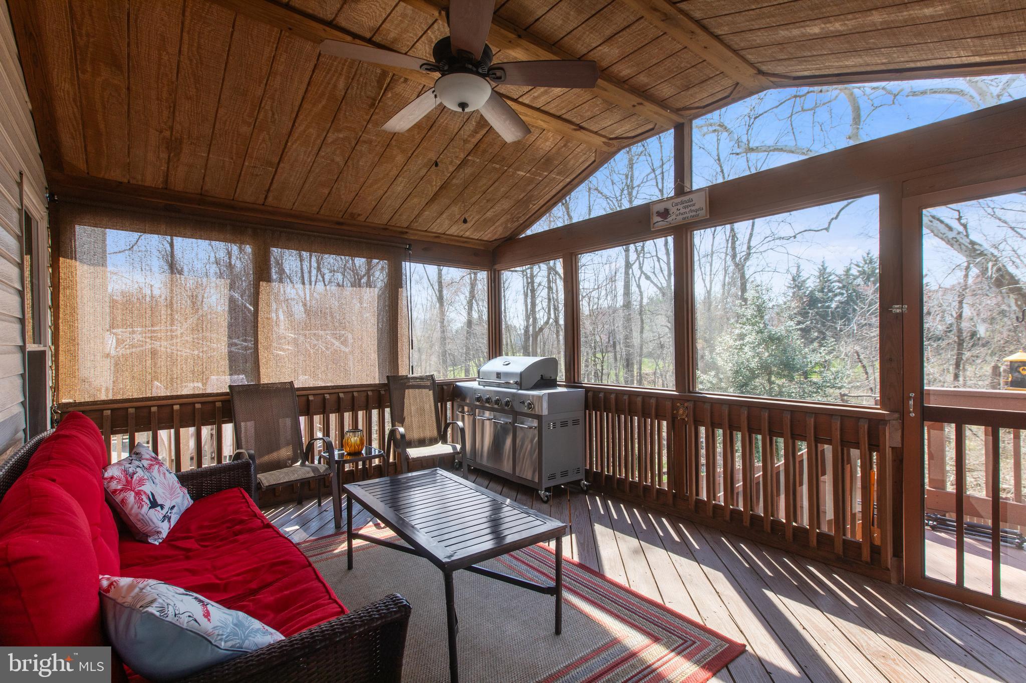 COUNTRY WALK - Residential