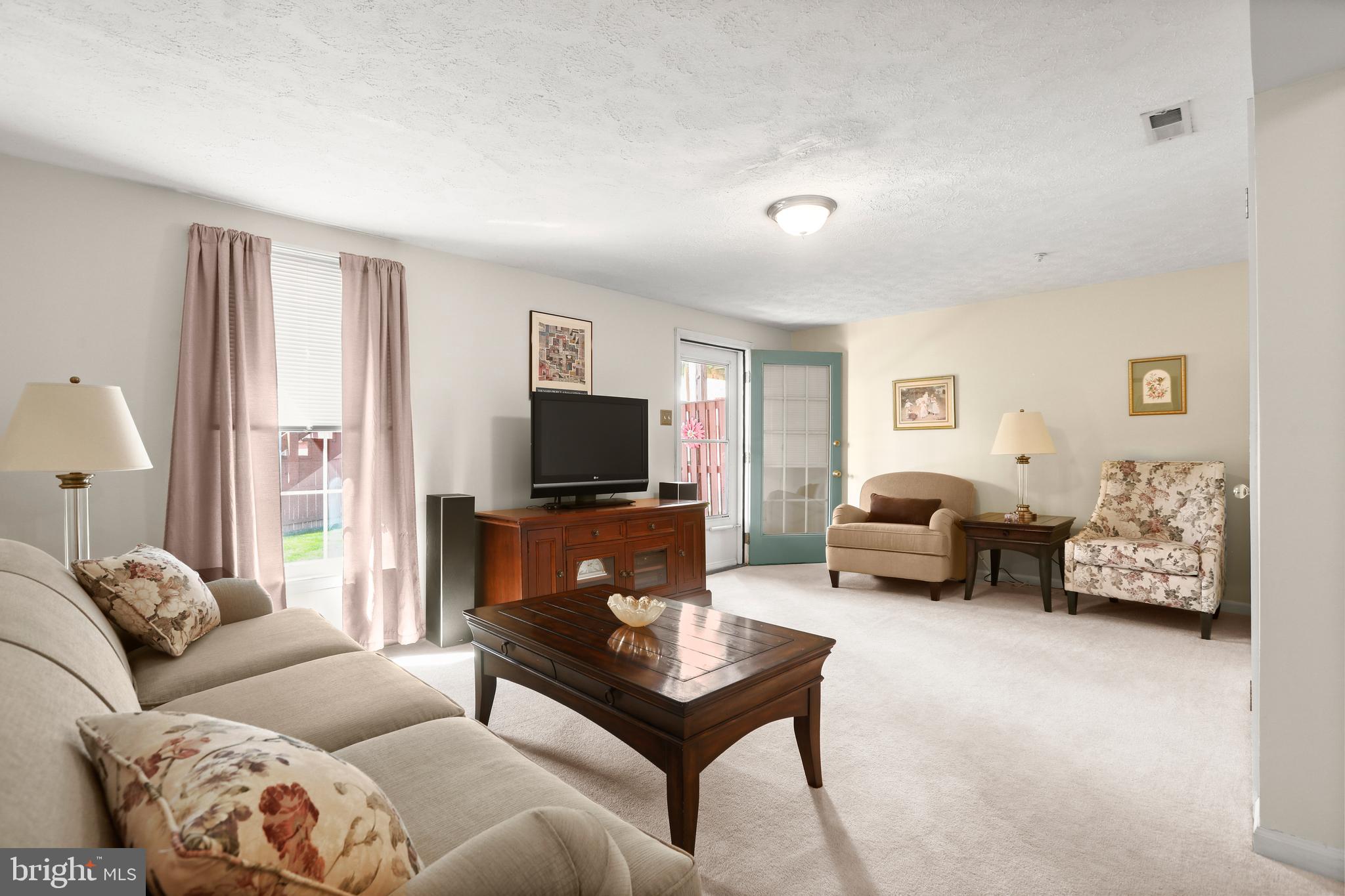 COUNTRY WALK - Residential