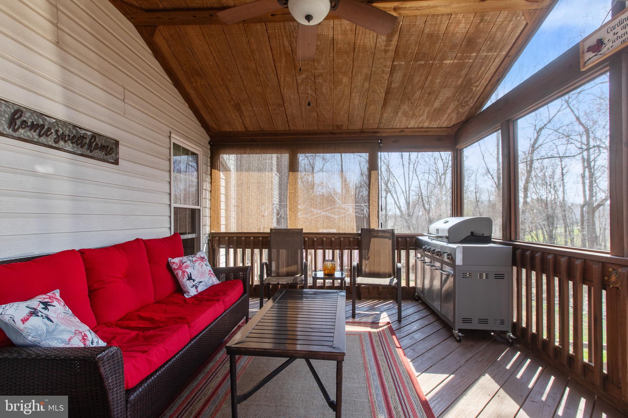 COUNTRY WALK - Residential