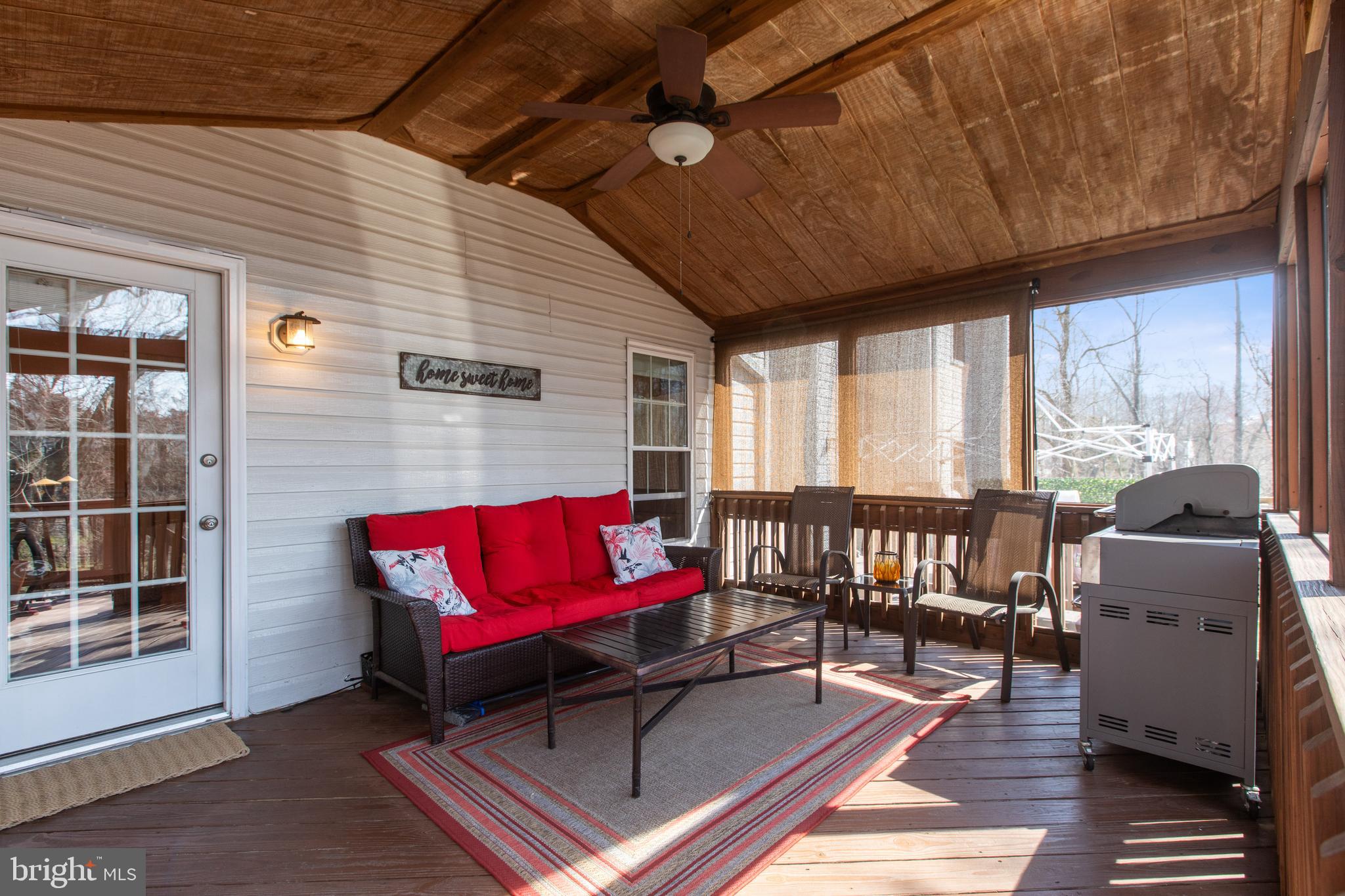 COUNTRY WALK - Residential