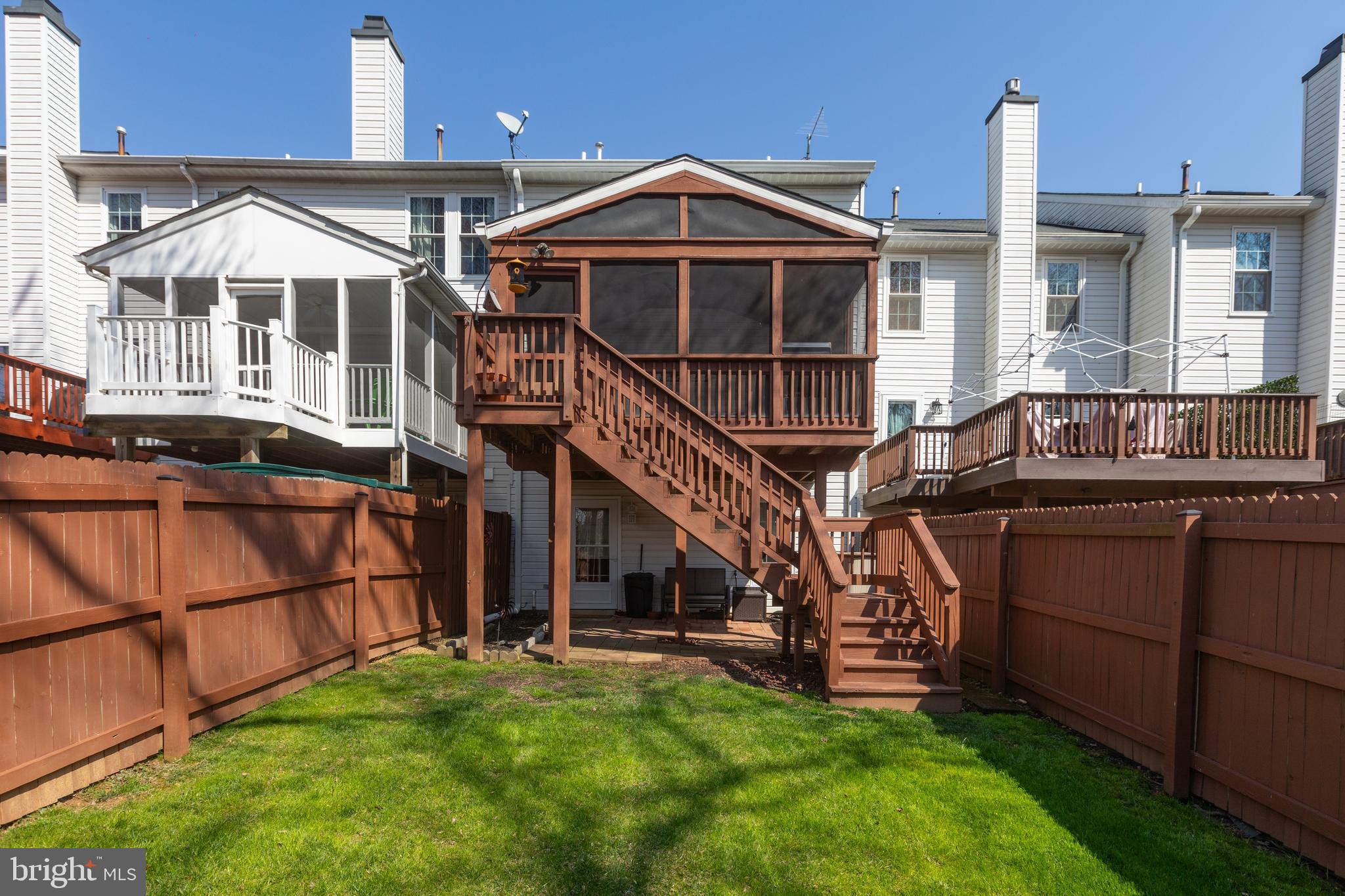 COUNTRY WALK - Residential