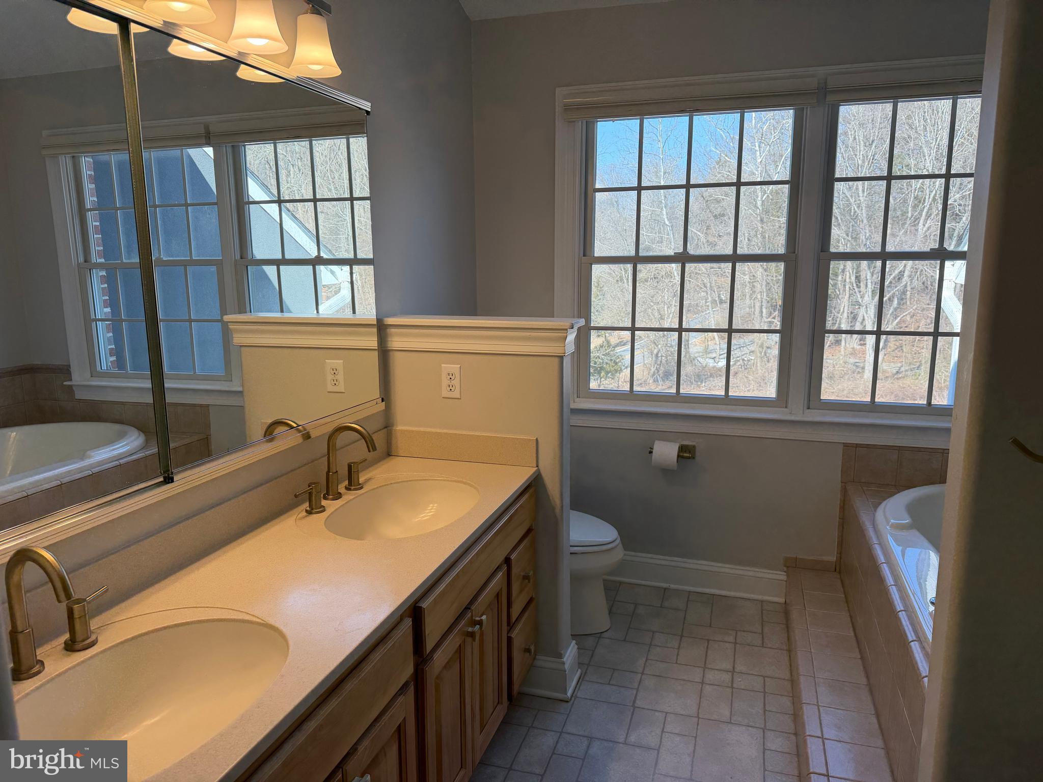 NOB HILL - Residential