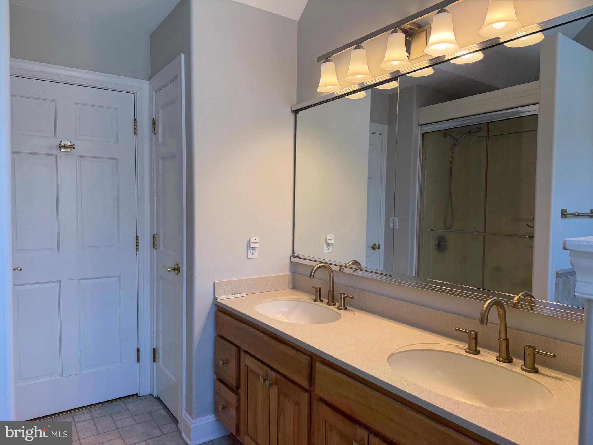 NOB HILL - Residential