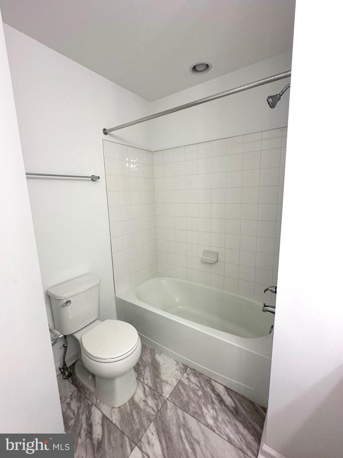 MCCAULEY CROSSING - Residential Lease