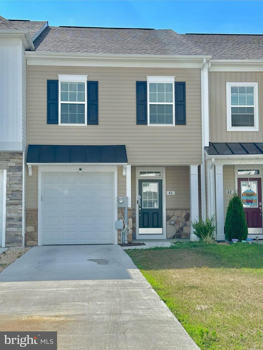 Freshly improved and ready for YOU! Available for immediate move-in! 3 oversized bedrooms, 2.5 bathrooms, LVP flooring, stainless appliances, quartz counters, concrete patio for a great summer gathering spot, blinds installed, and so much more. 

** currently tenant occupied, do not disturb tenants without an appointment**