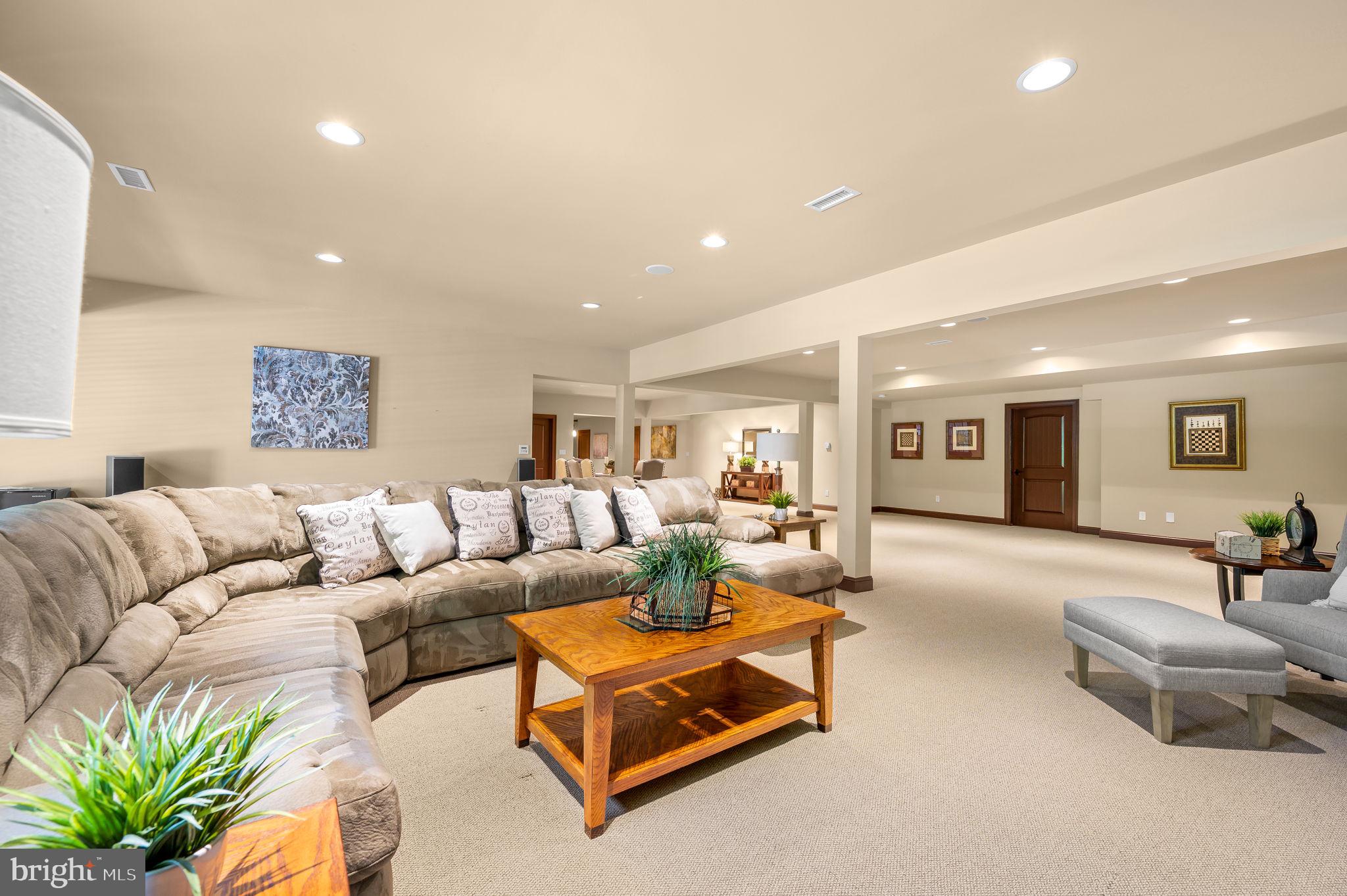 LEOPARD LAKES - Residential