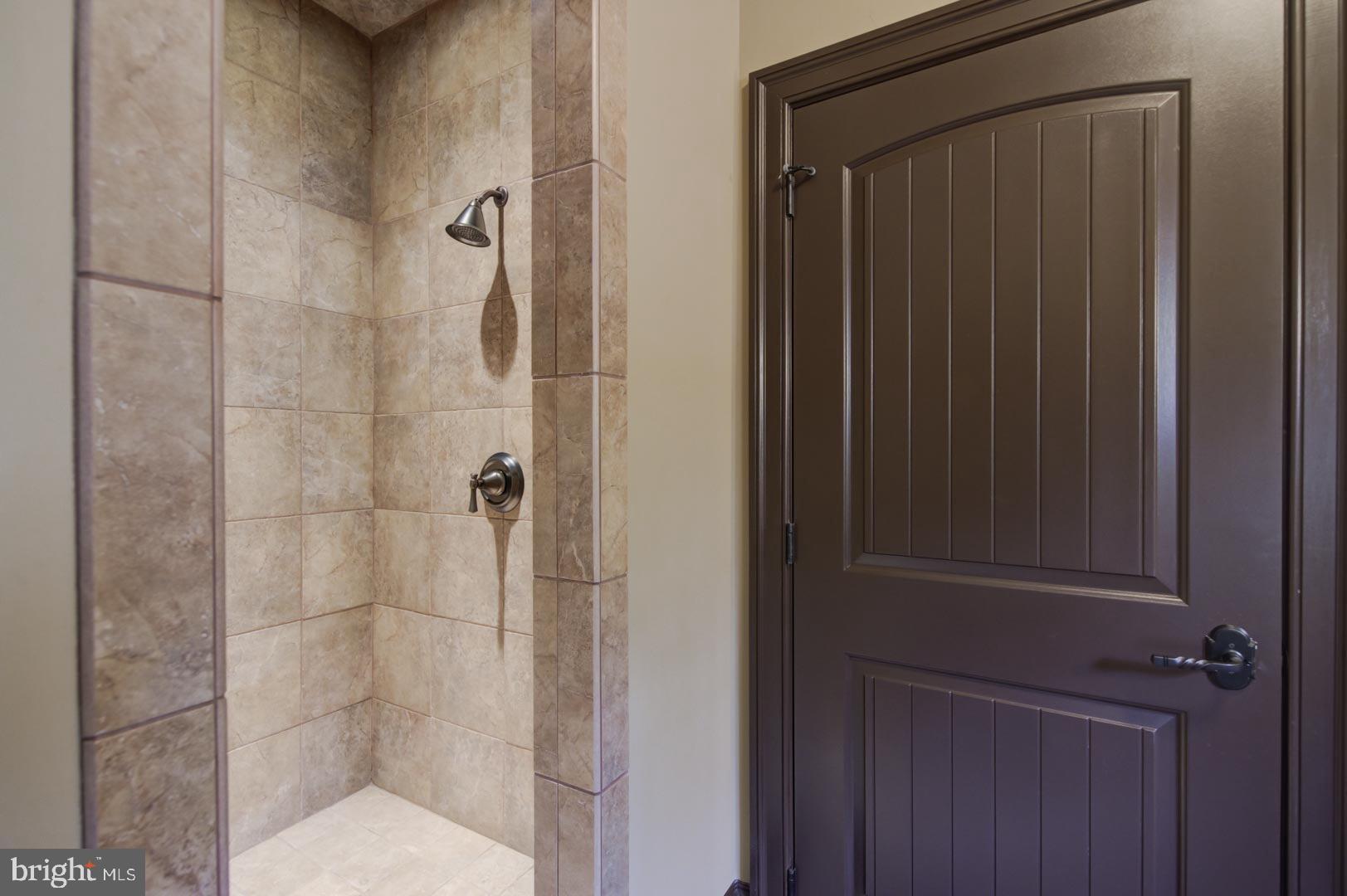 LEOPARD LAKES - Residential