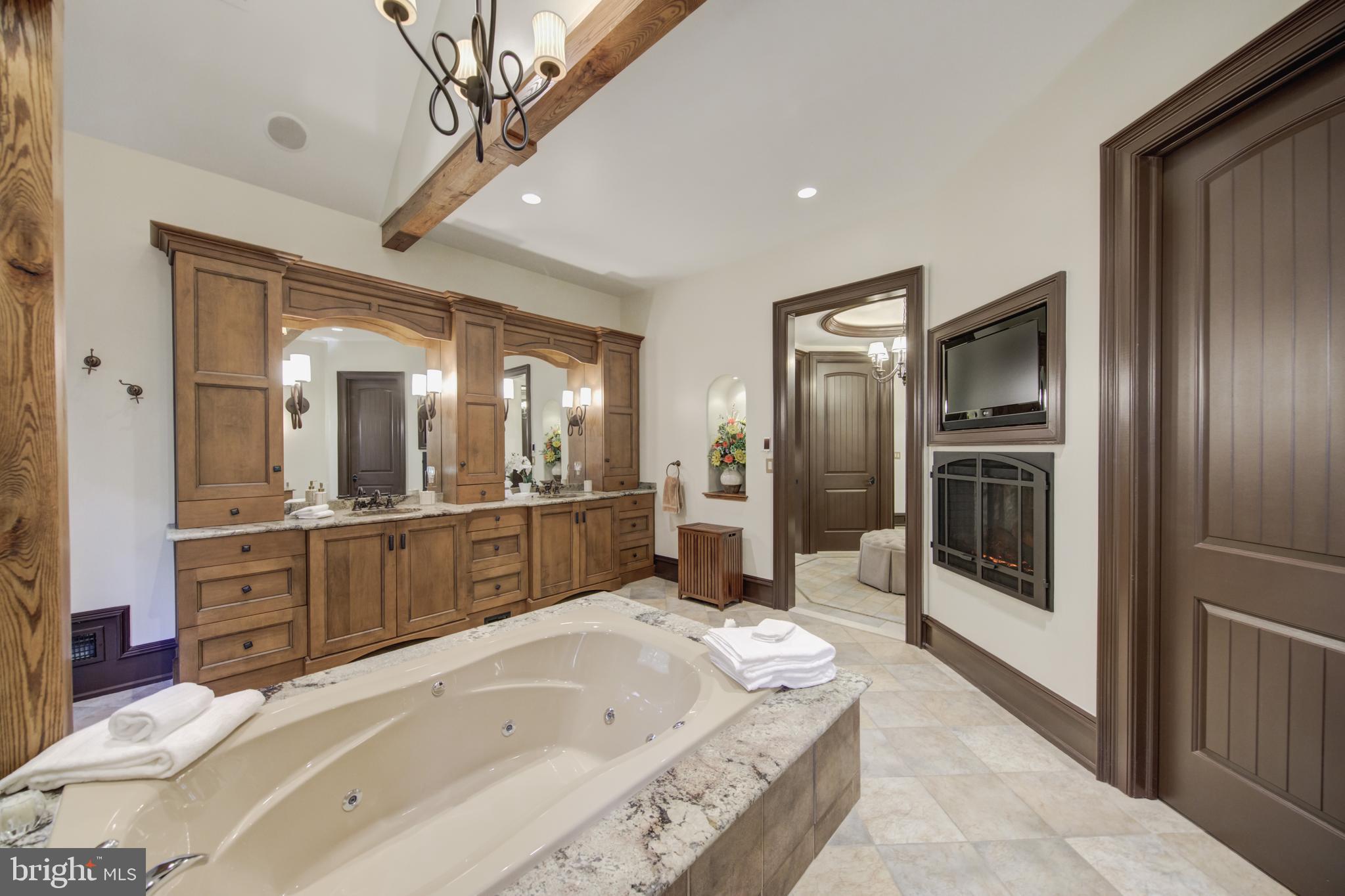 LEOPARD LAKES - Residential