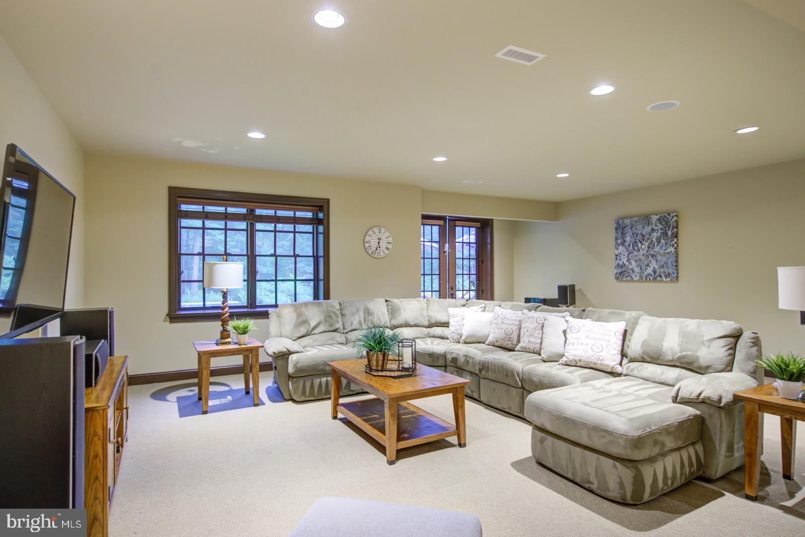 LEOPARD LAKES - Residential