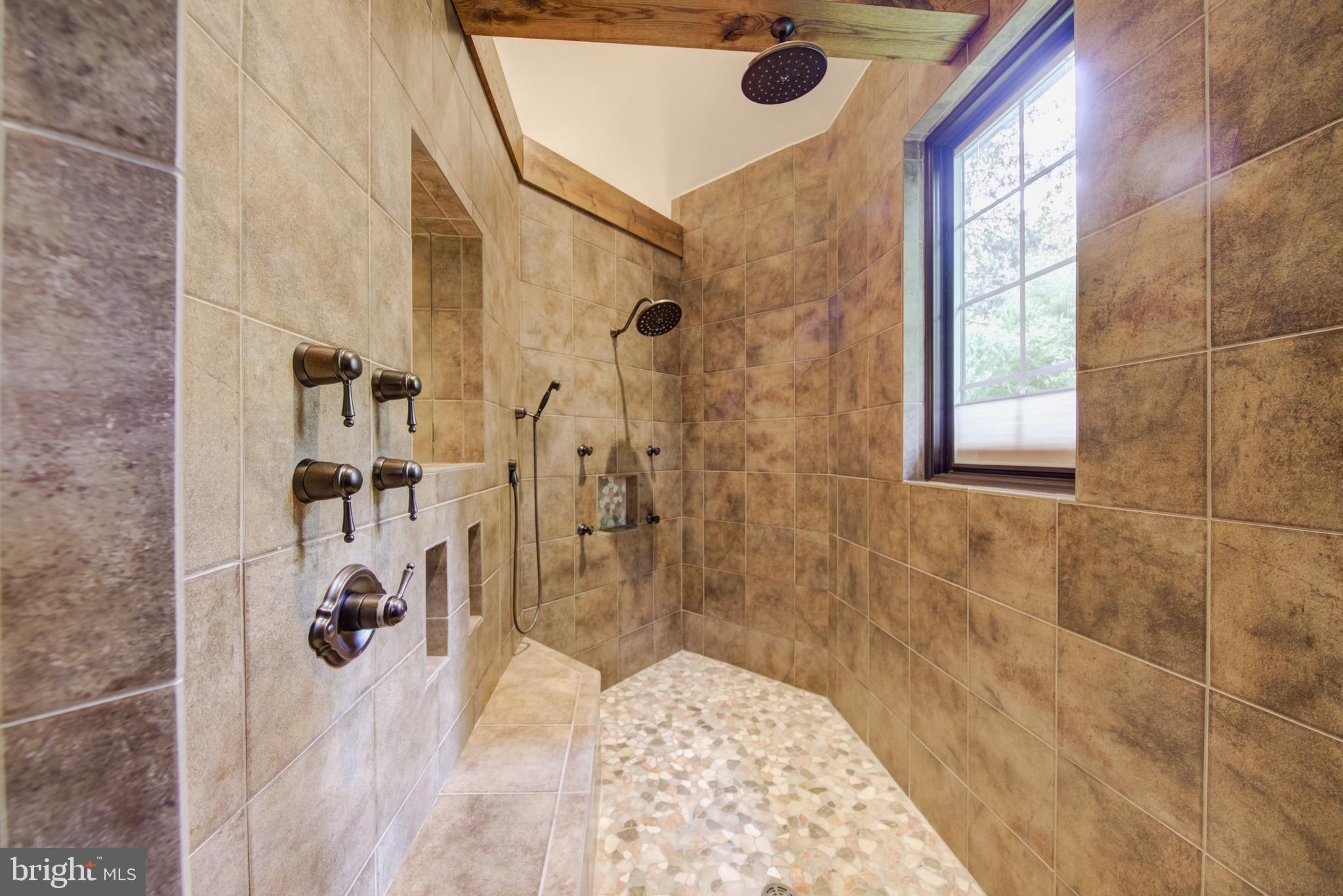 LEOPARD LAKES - Residential