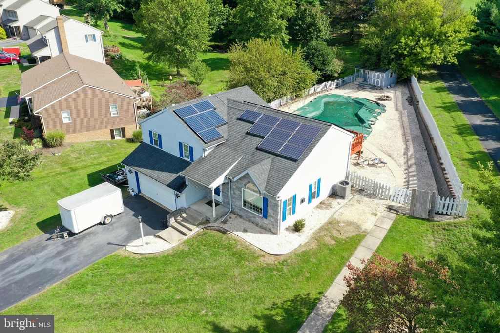 Photo of 21 BRIAN DR, LITITZ, PA 17543 (MLS # PALA2025594)