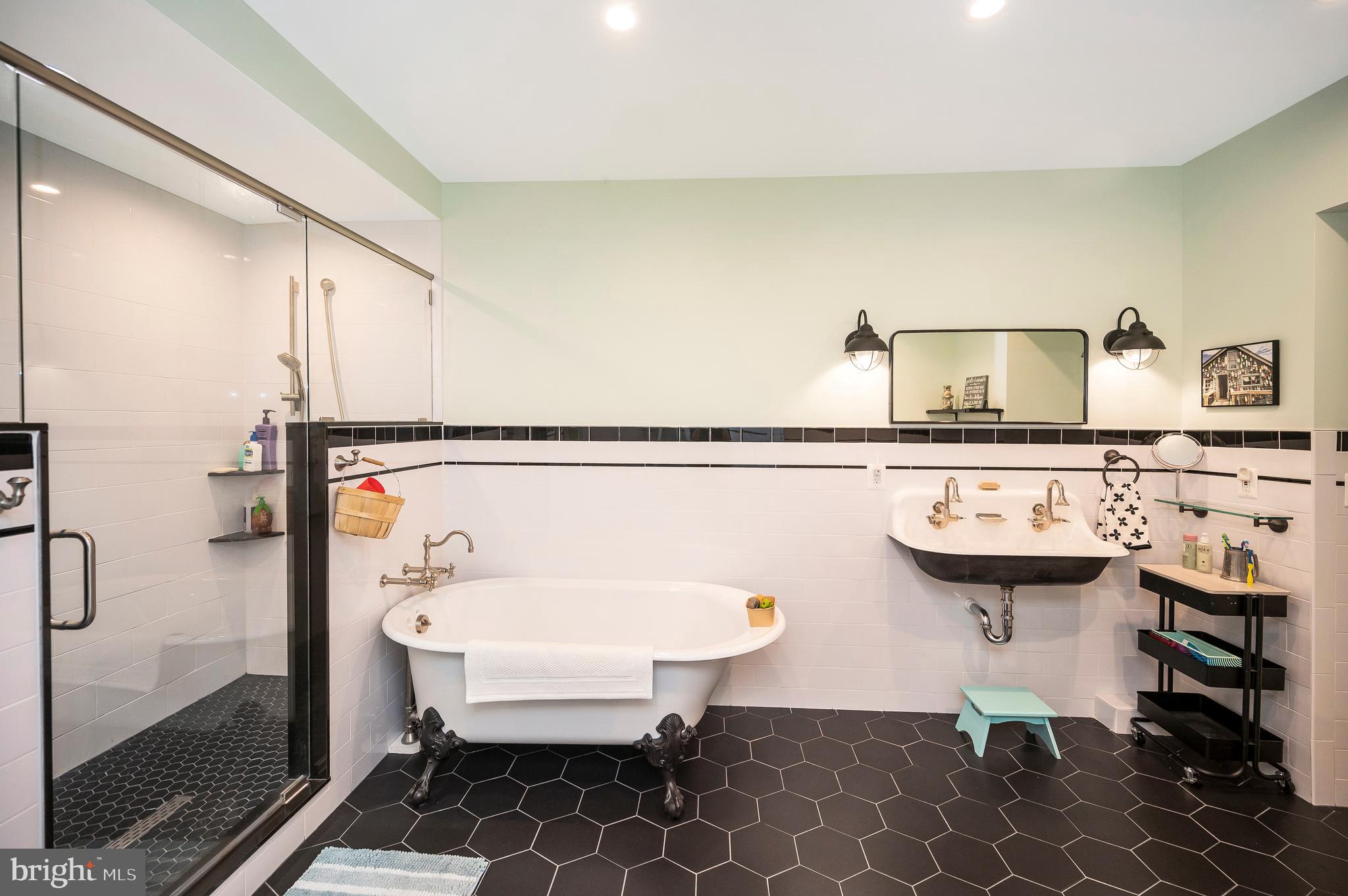 LAKE OF THE WOODS - Residential